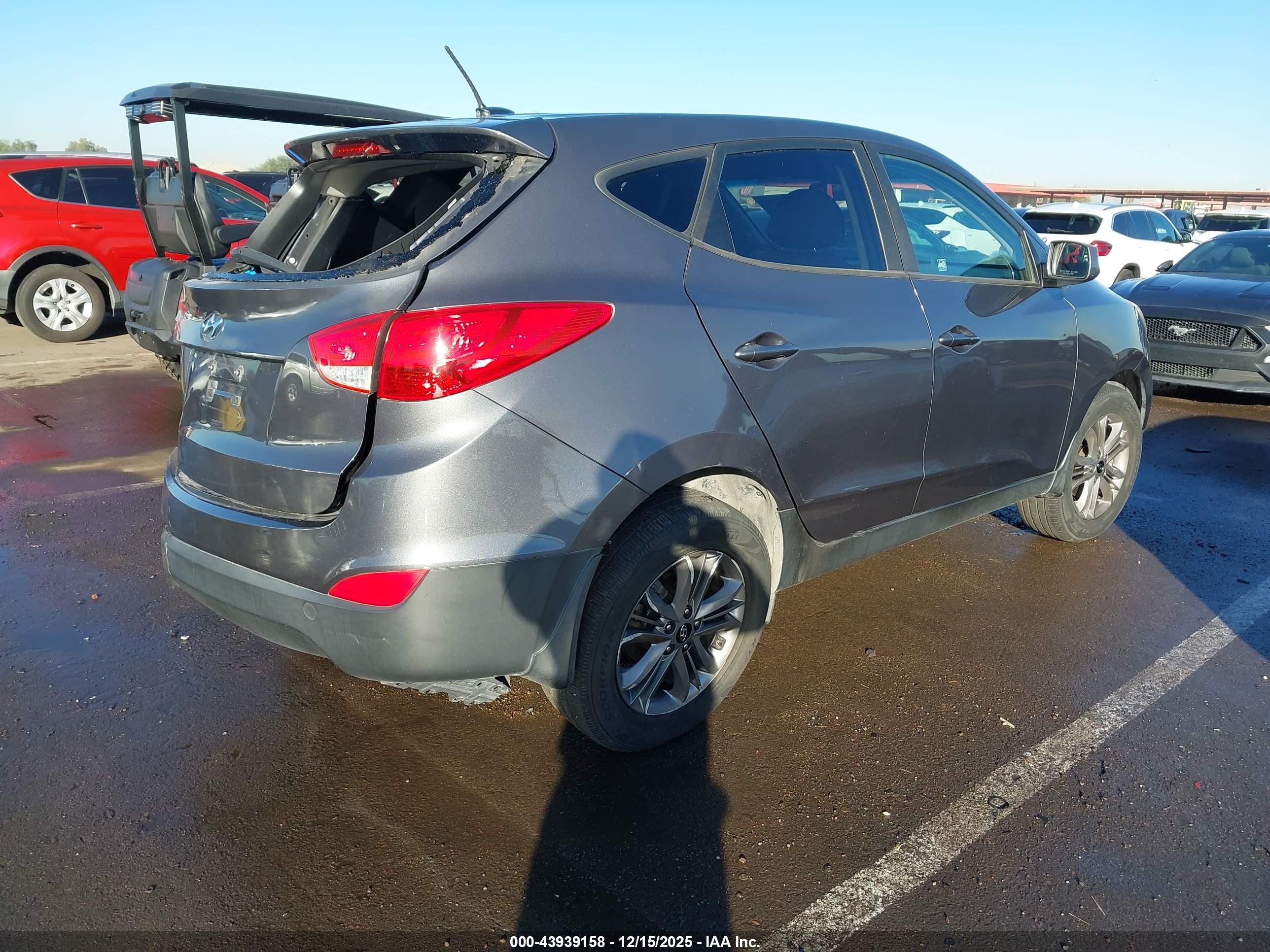 HYUNDAI TUCSON image 4