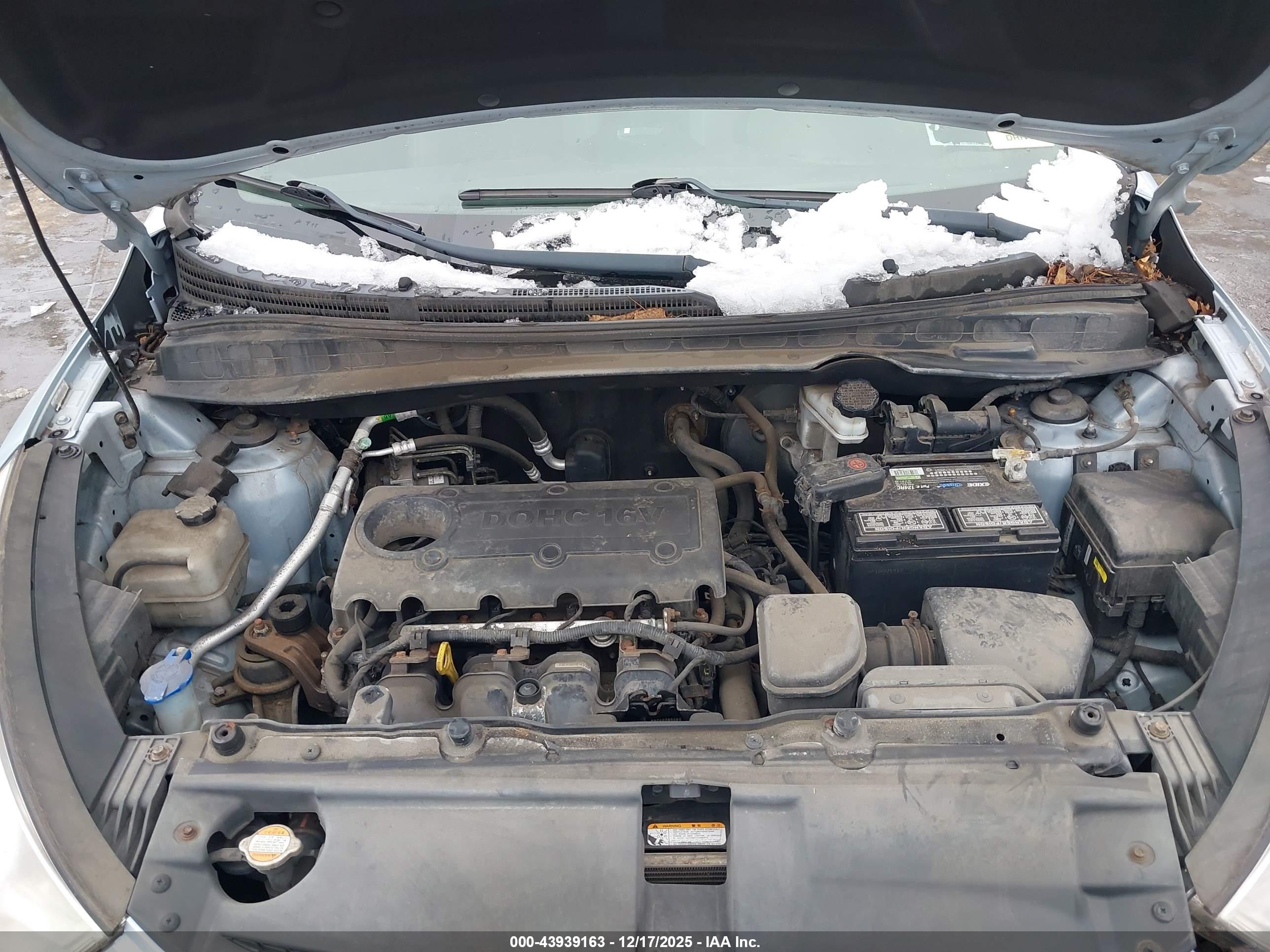 HYUNDAI TUCSON image 10
