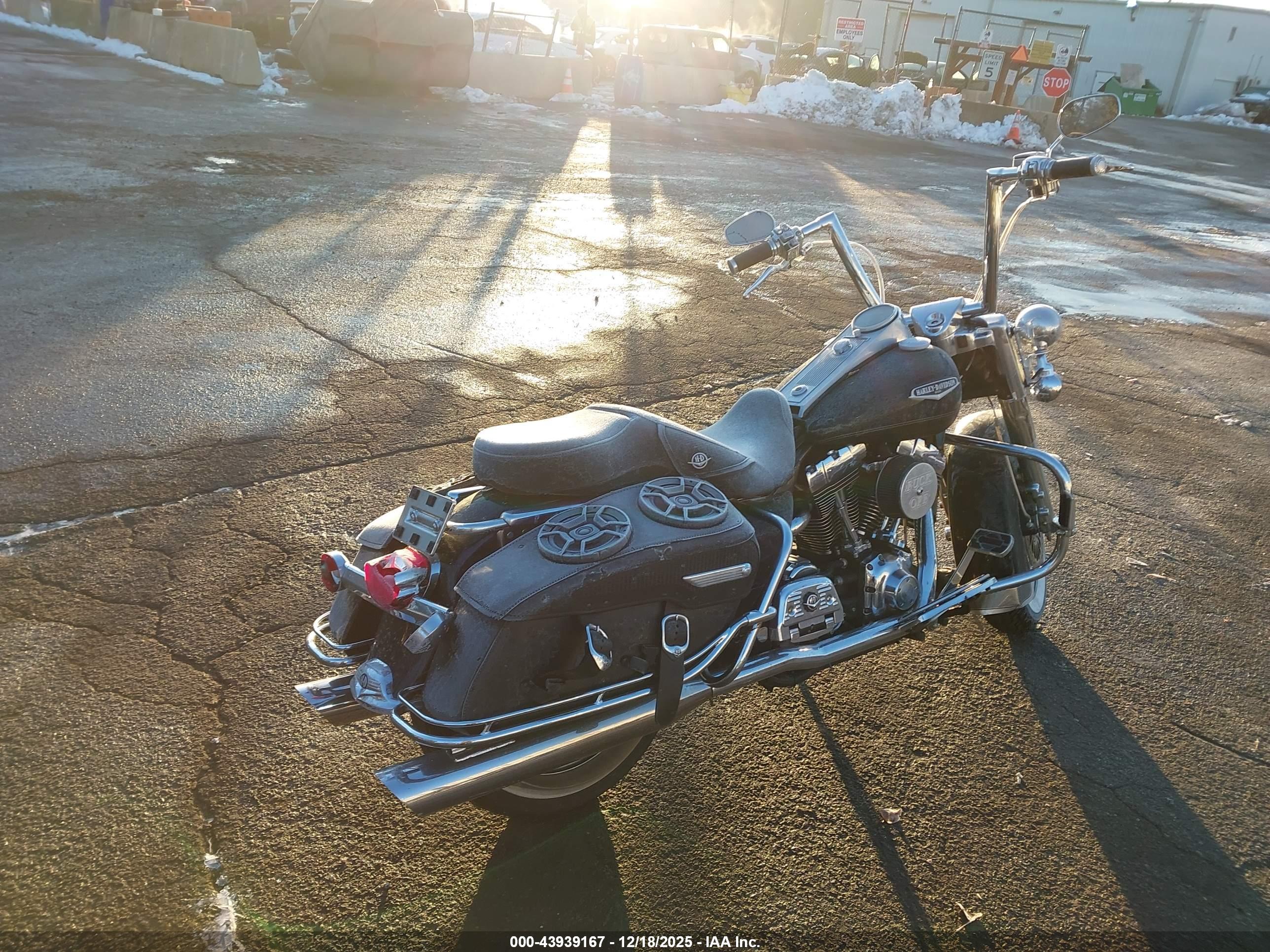 HARLEY-DAVIDSON FLHRCI image 4