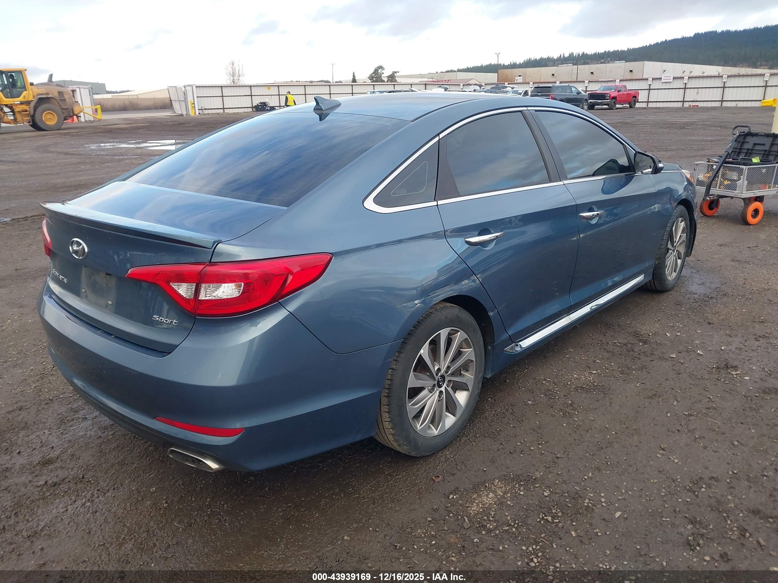 HYUNDAI SONATA image 4