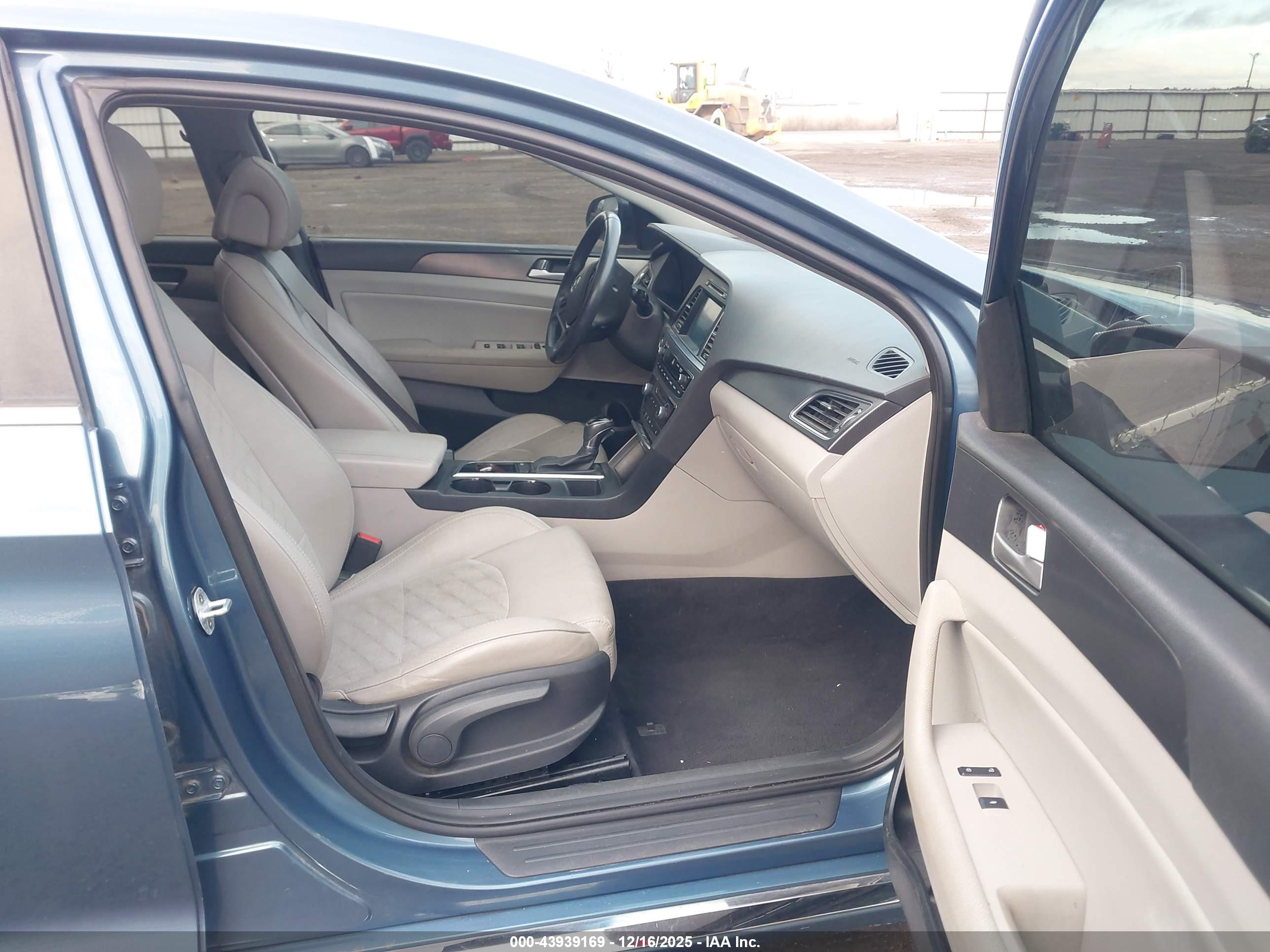 HYUNDAI SONATA image 5