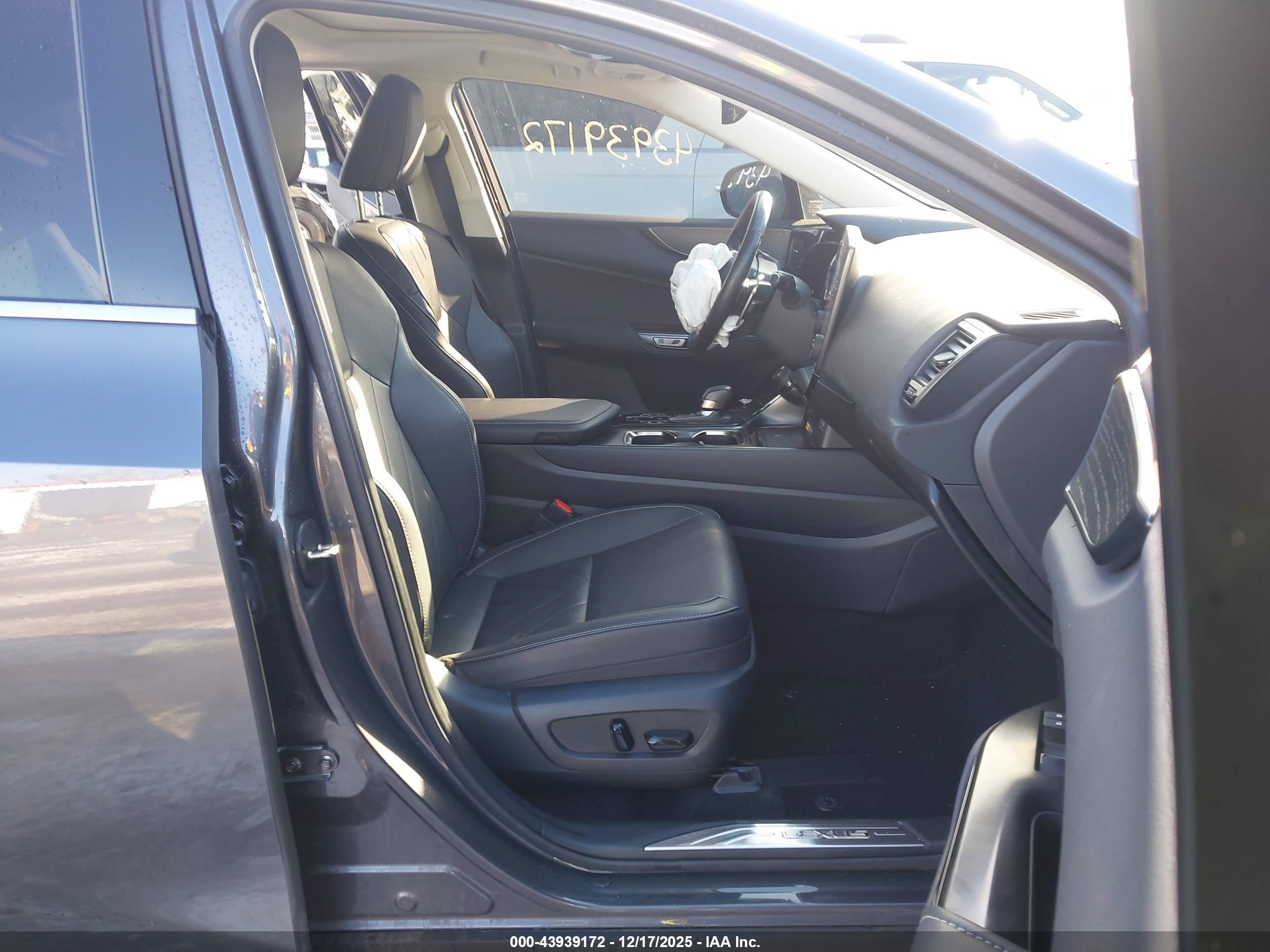 LEXUS NX image 5