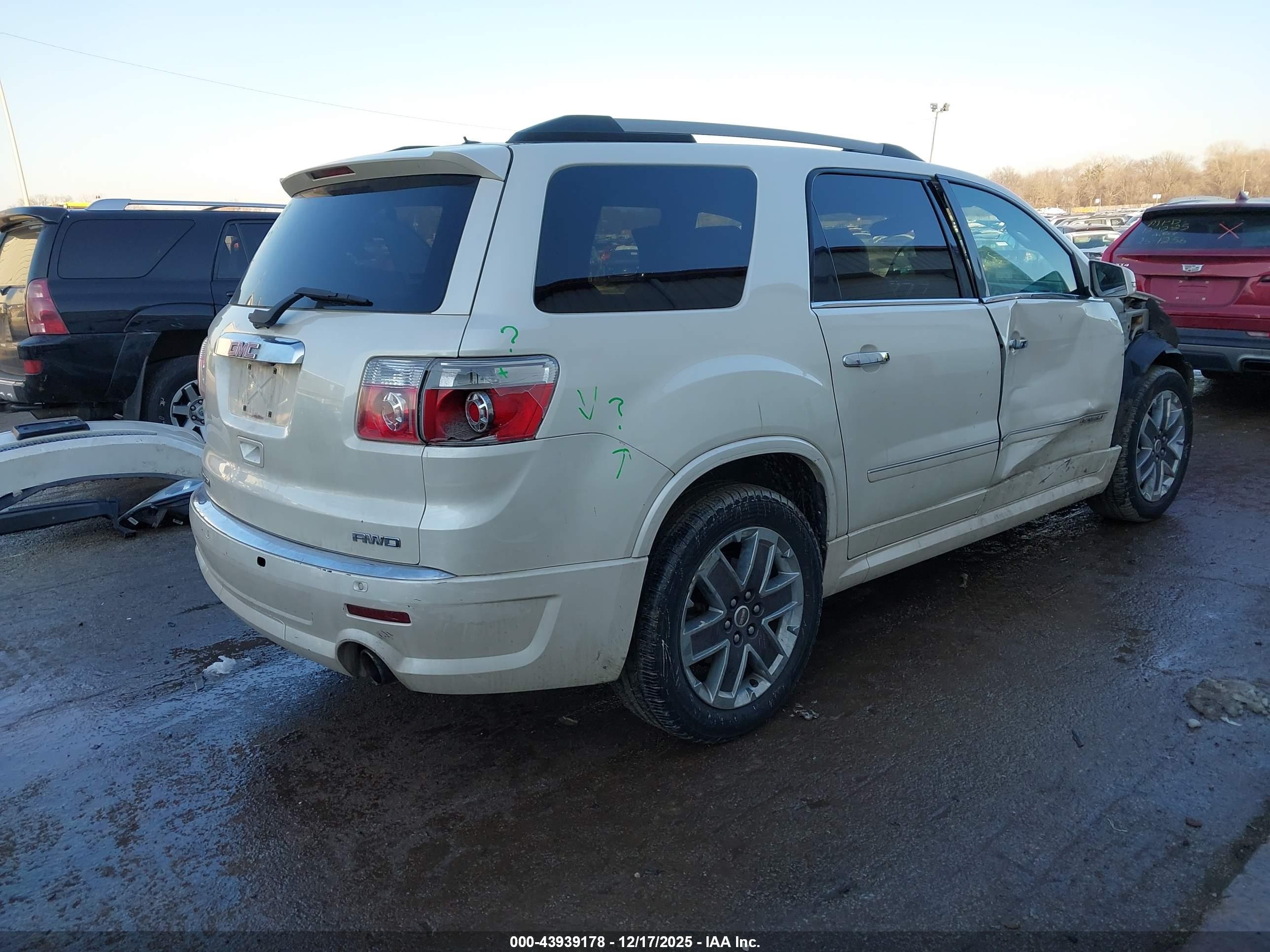 GMC ACADIA image 4