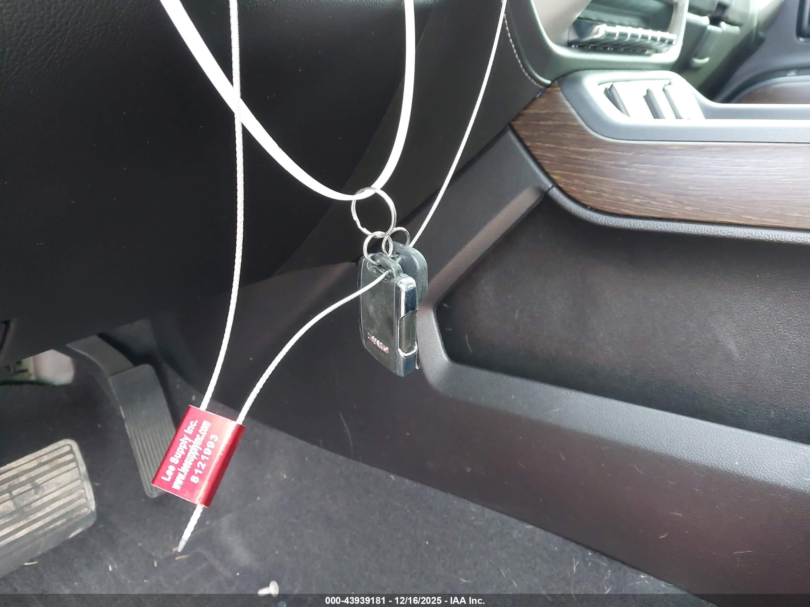 GMC SIERRA image 11