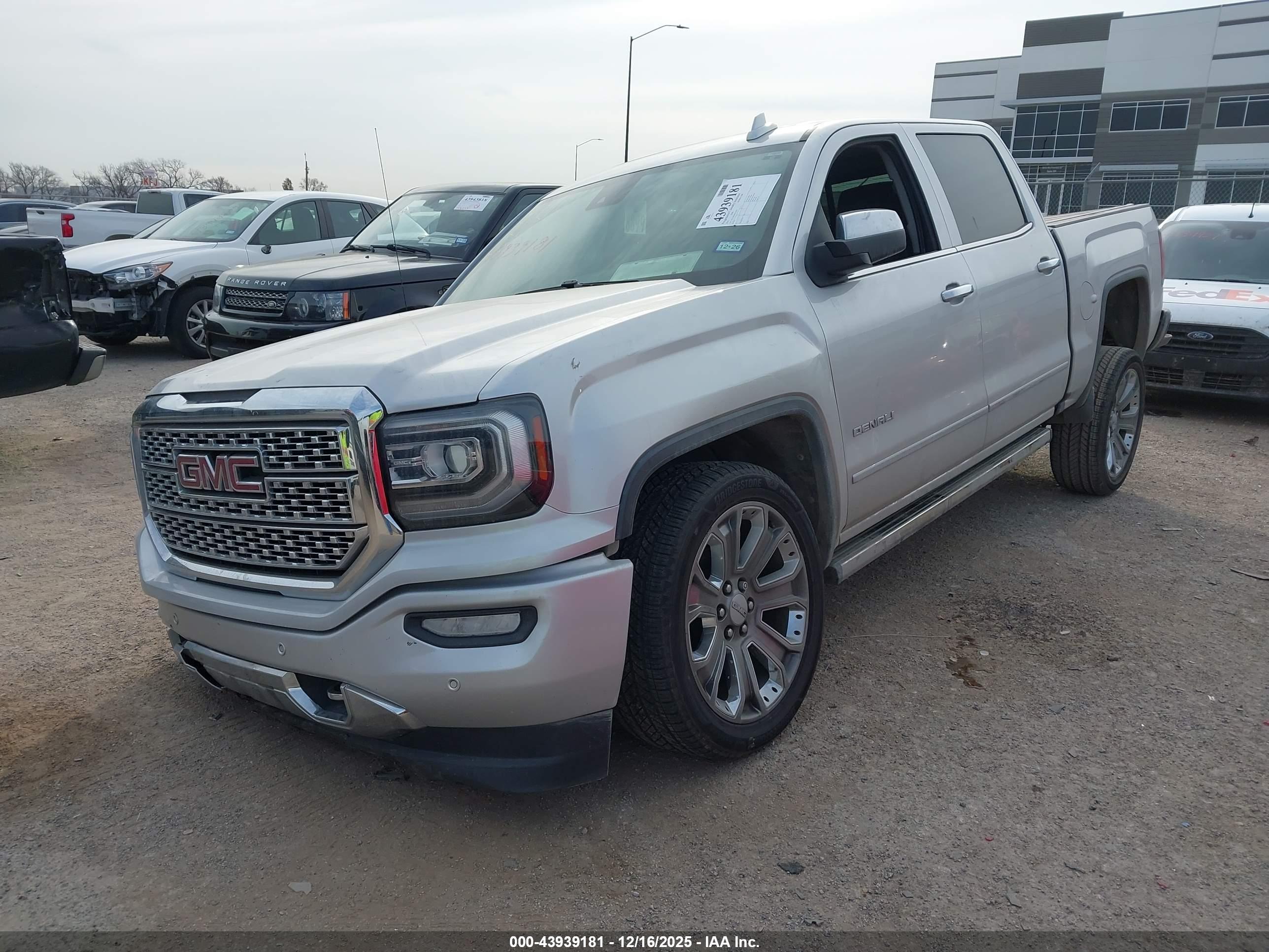 GMC SIERRA image 2
