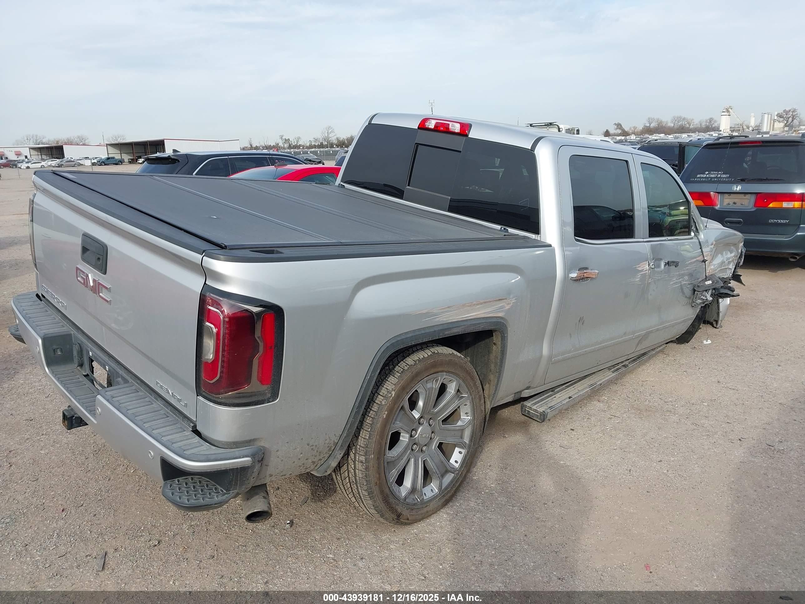 GMC SIERRA image 4