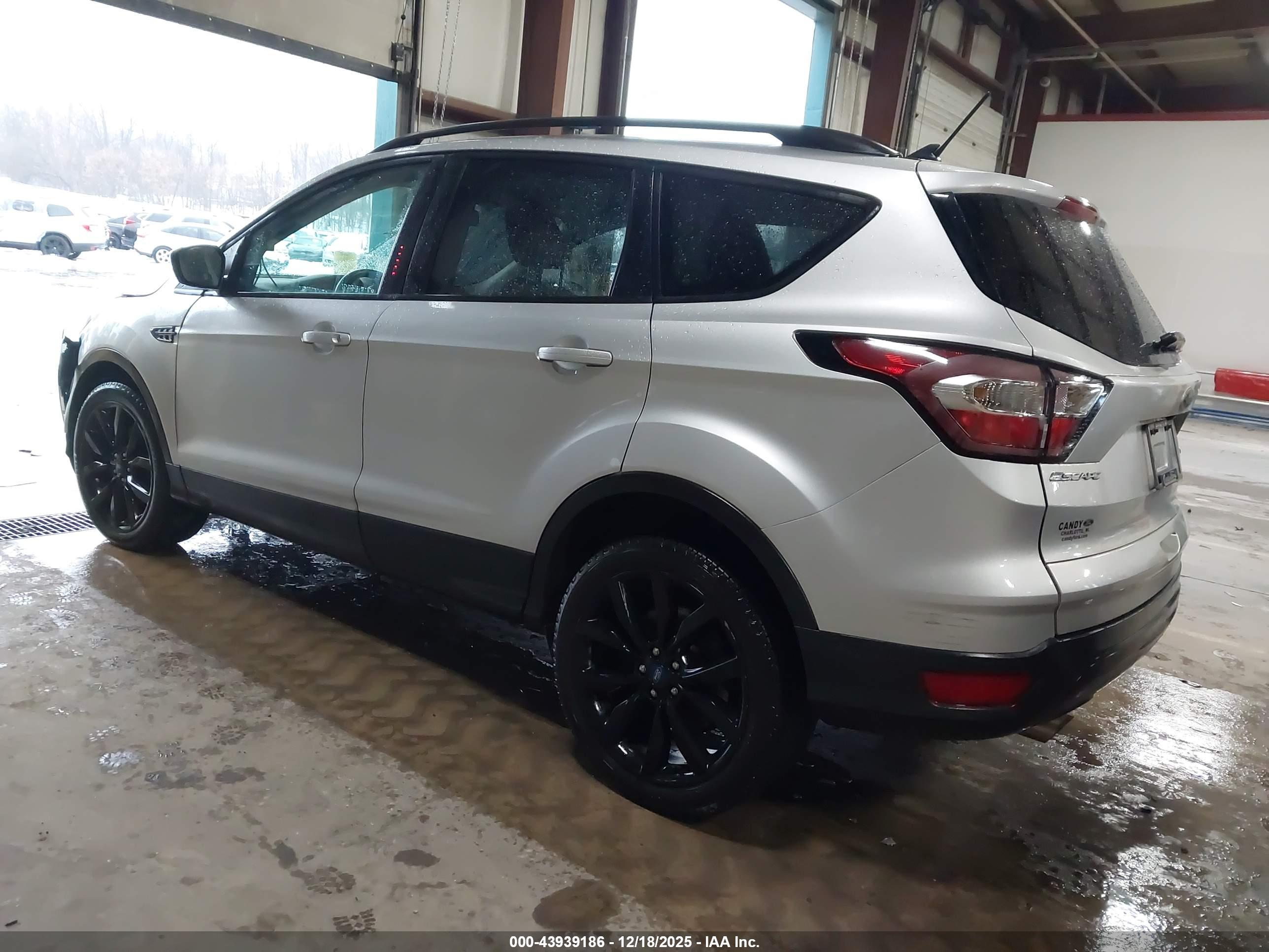 FORD ESCAPE image 3
