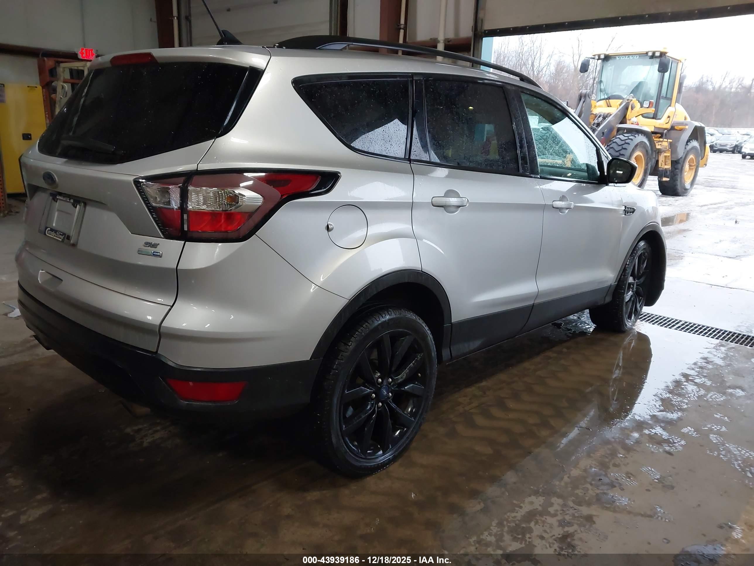 FORD ESCAPE image 4