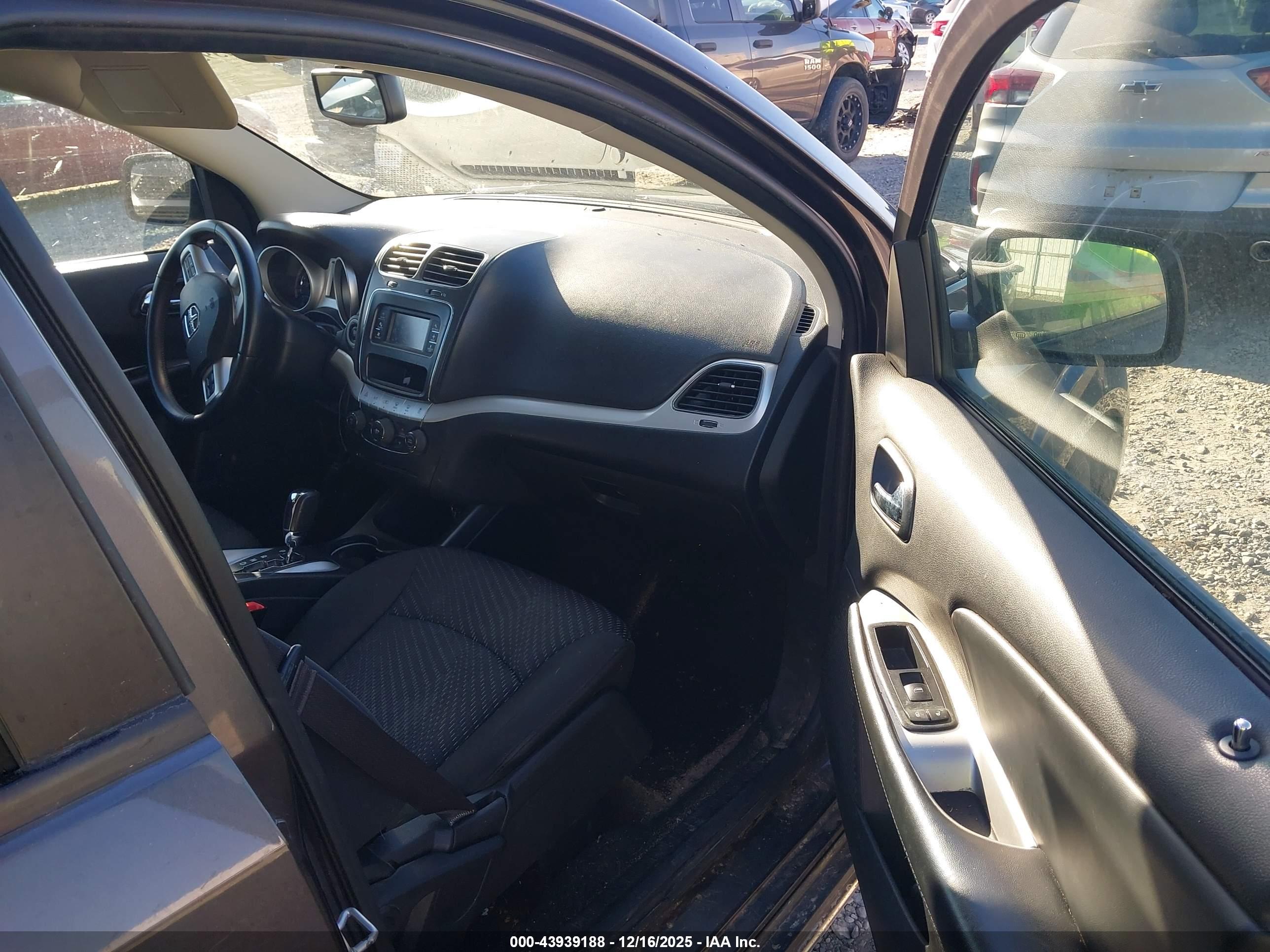DODGE JOURNEY image 5