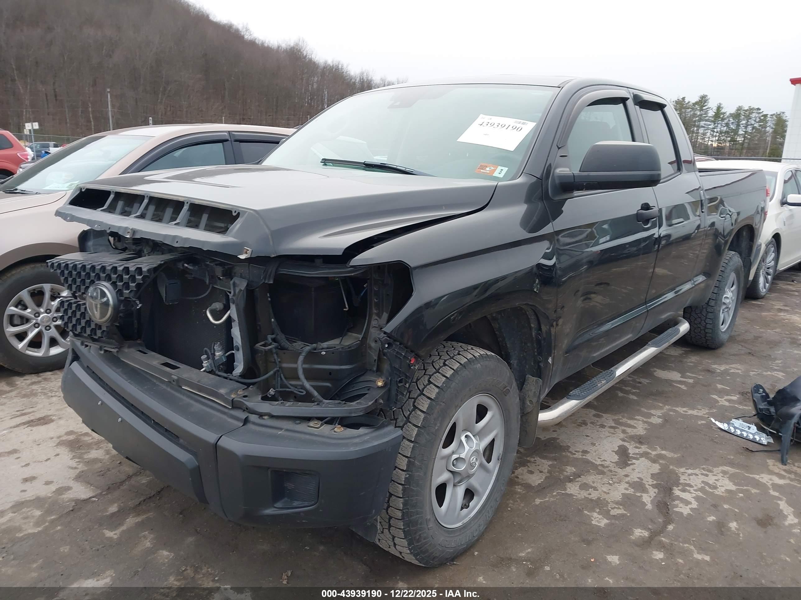 TOYOTA TUNDRA image 2