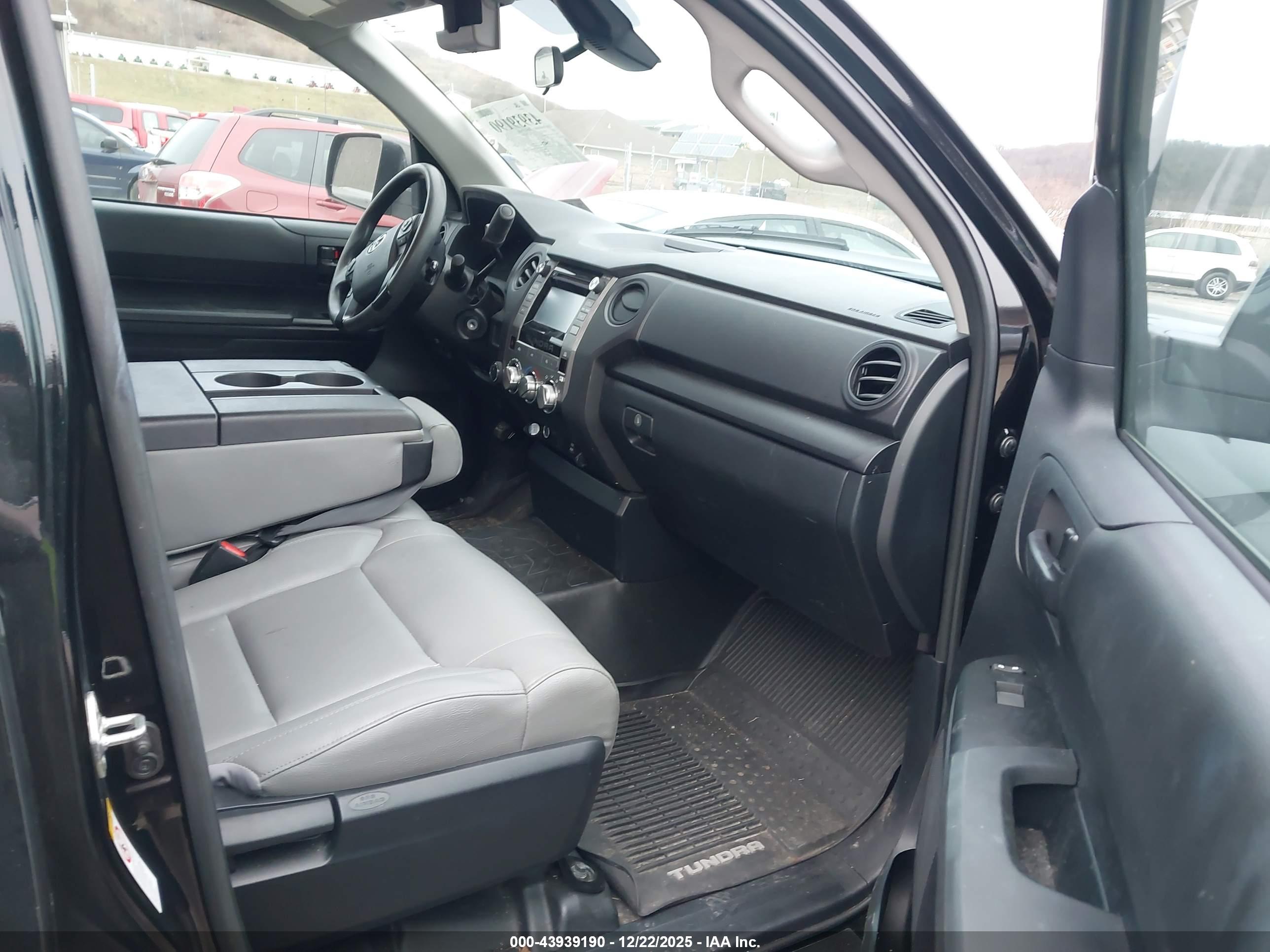 TOYOTA TUNDRA image 5