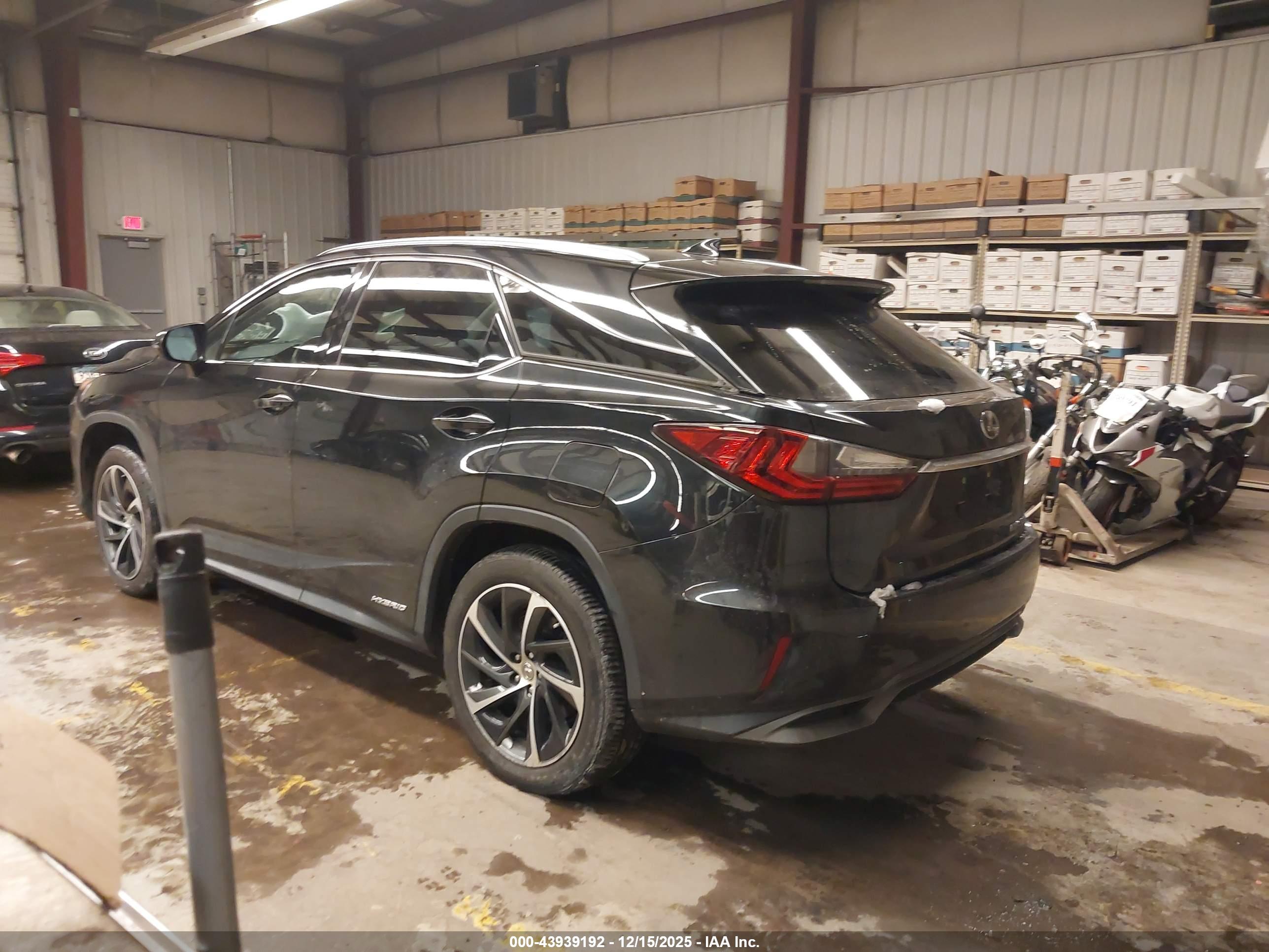 LEXUS RX image 3