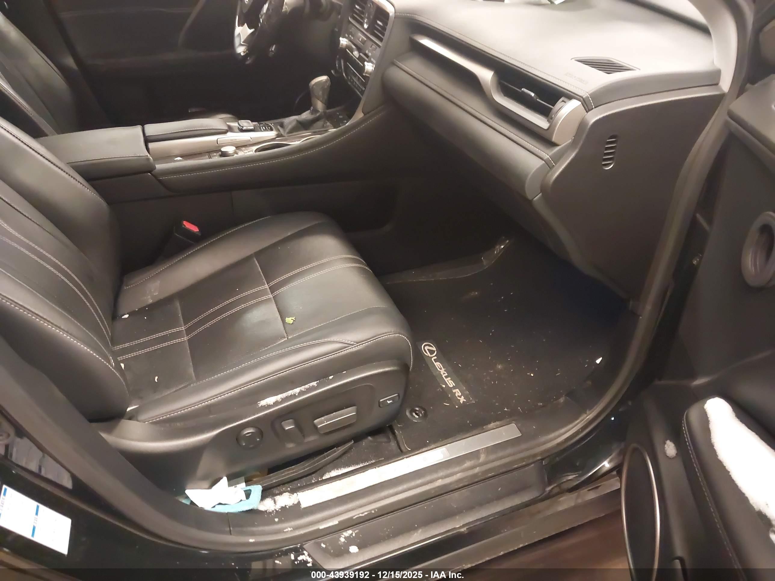 LEXUS RX image 5