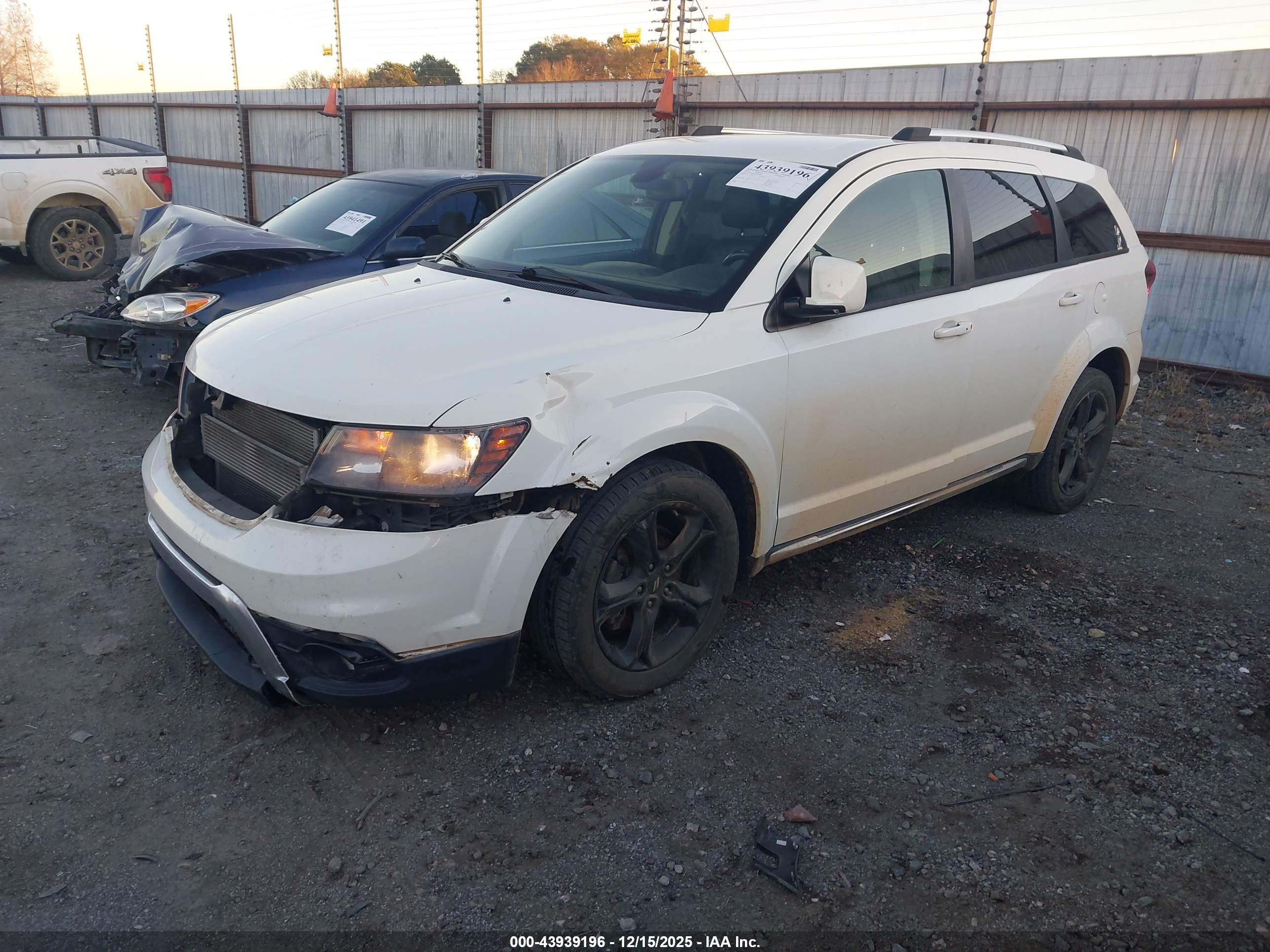 DODGE JOURNEY image 2