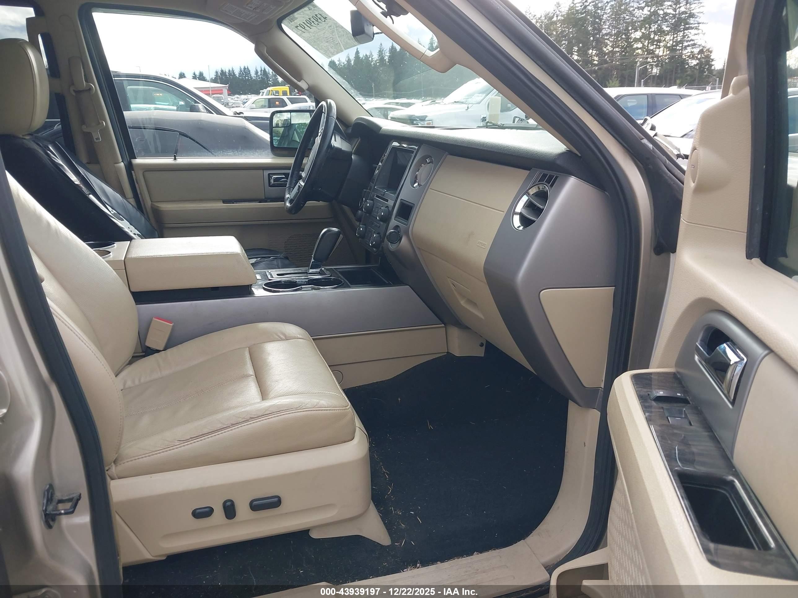 FORD EXPEDITION image 5