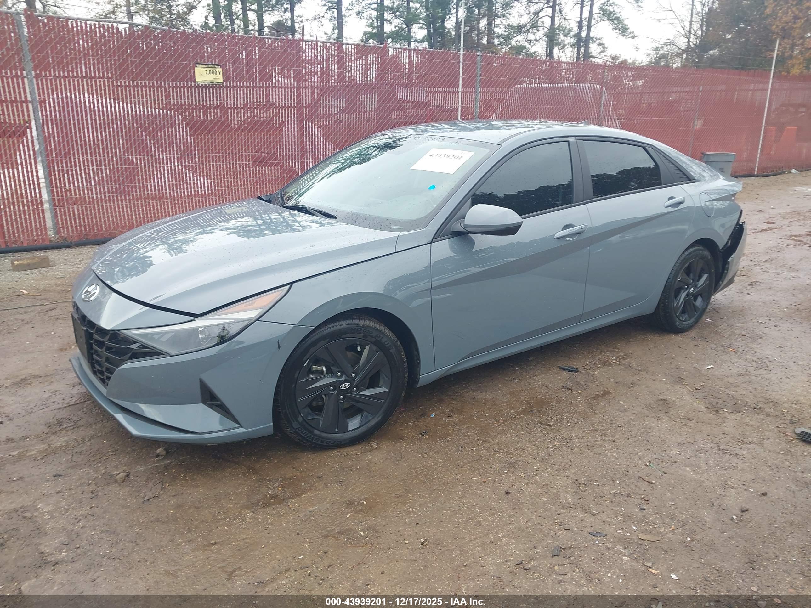 HYUNDAI ELANTRA image 2