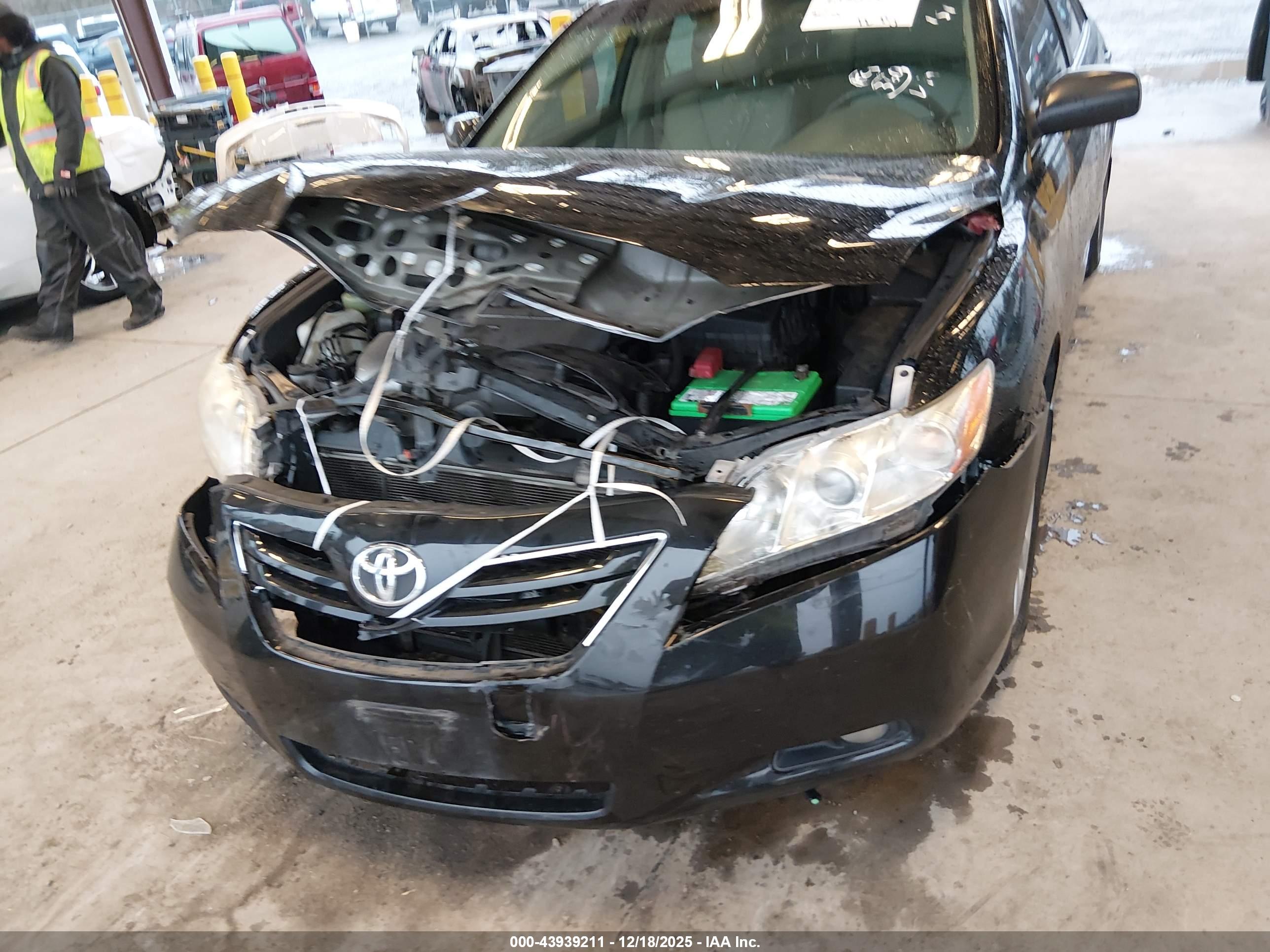 TOYOTA CAMRY image 6