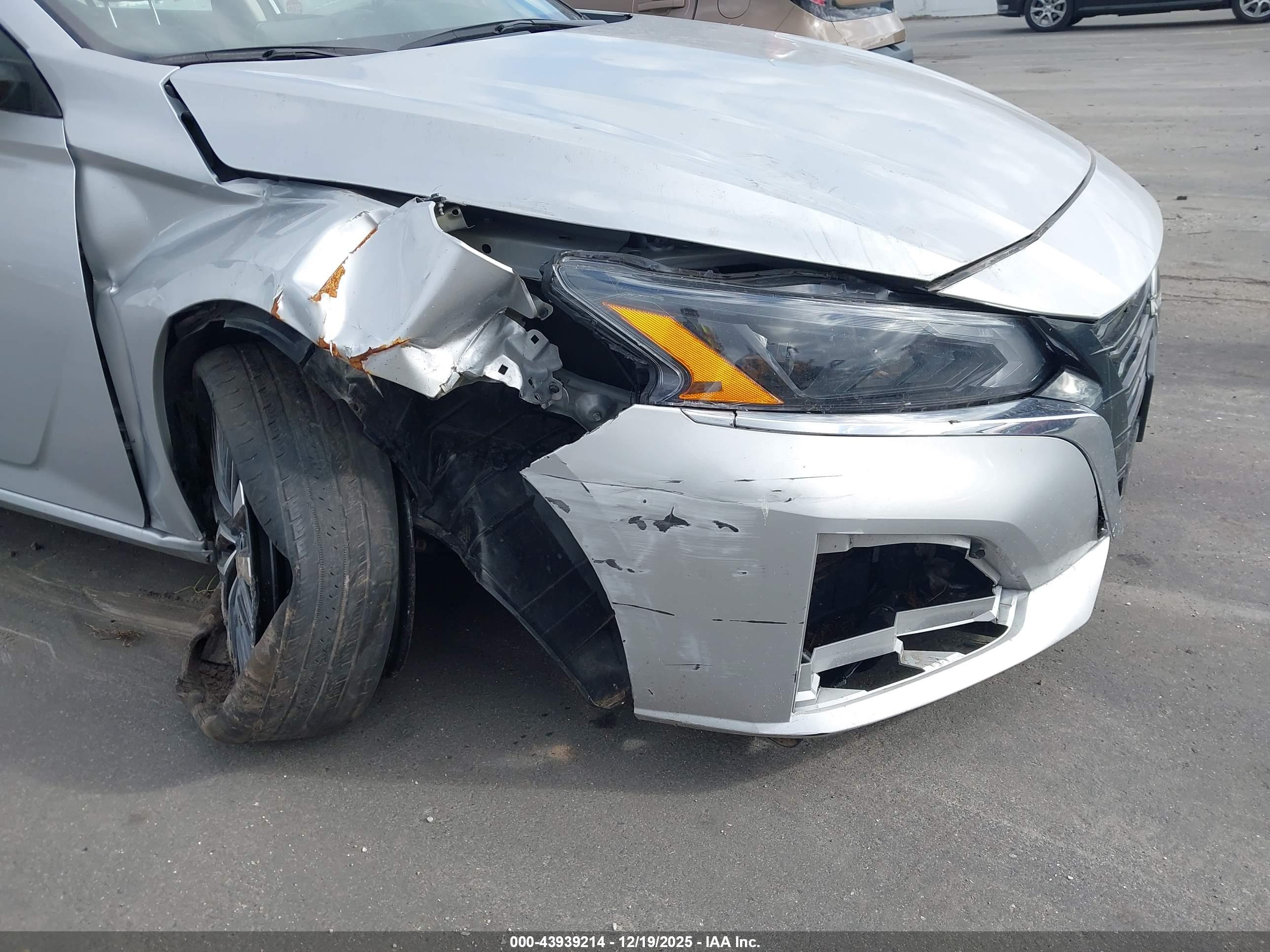 NISSAN ALTIMA image 6
