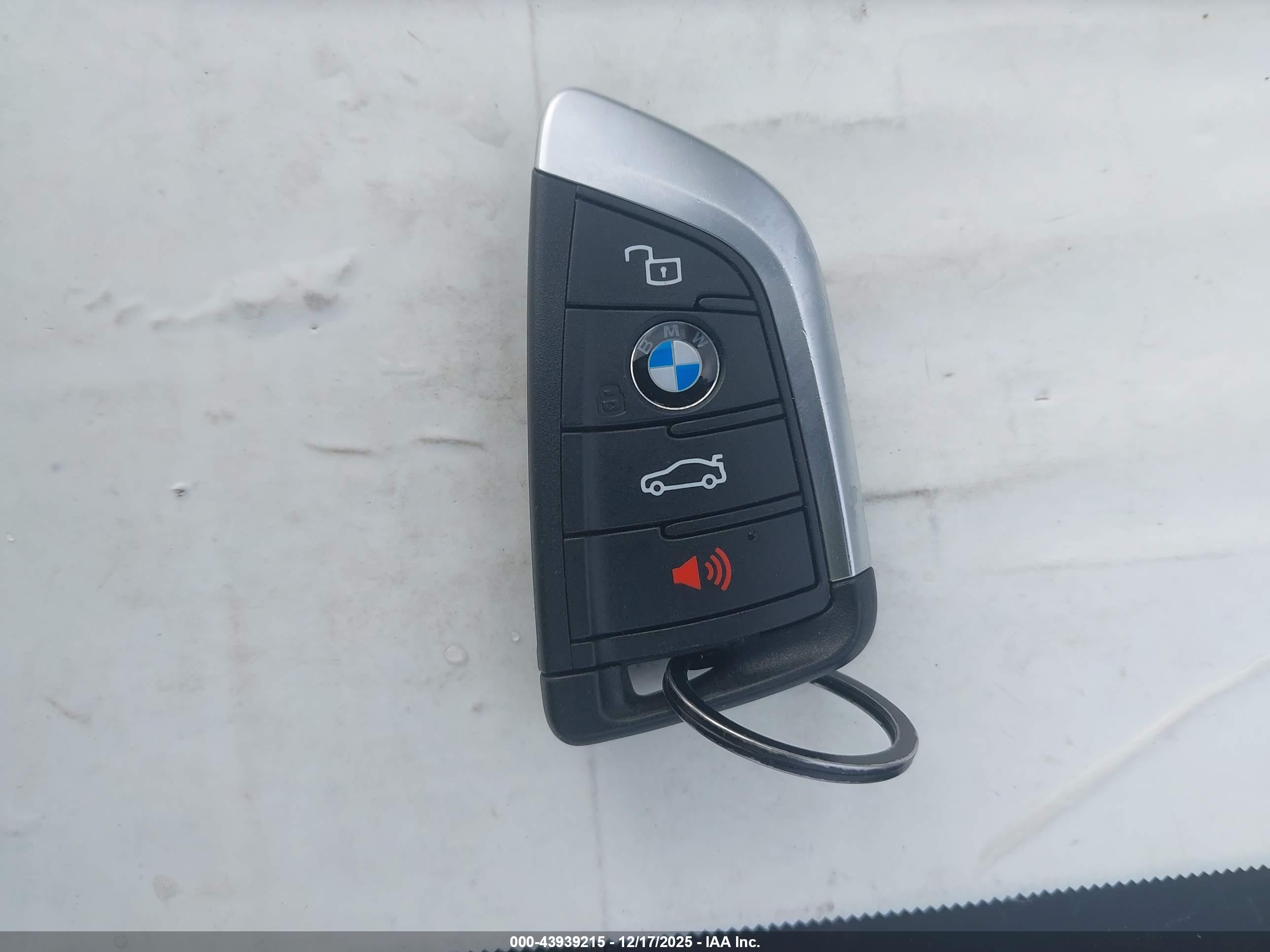 BMW 330I image 11