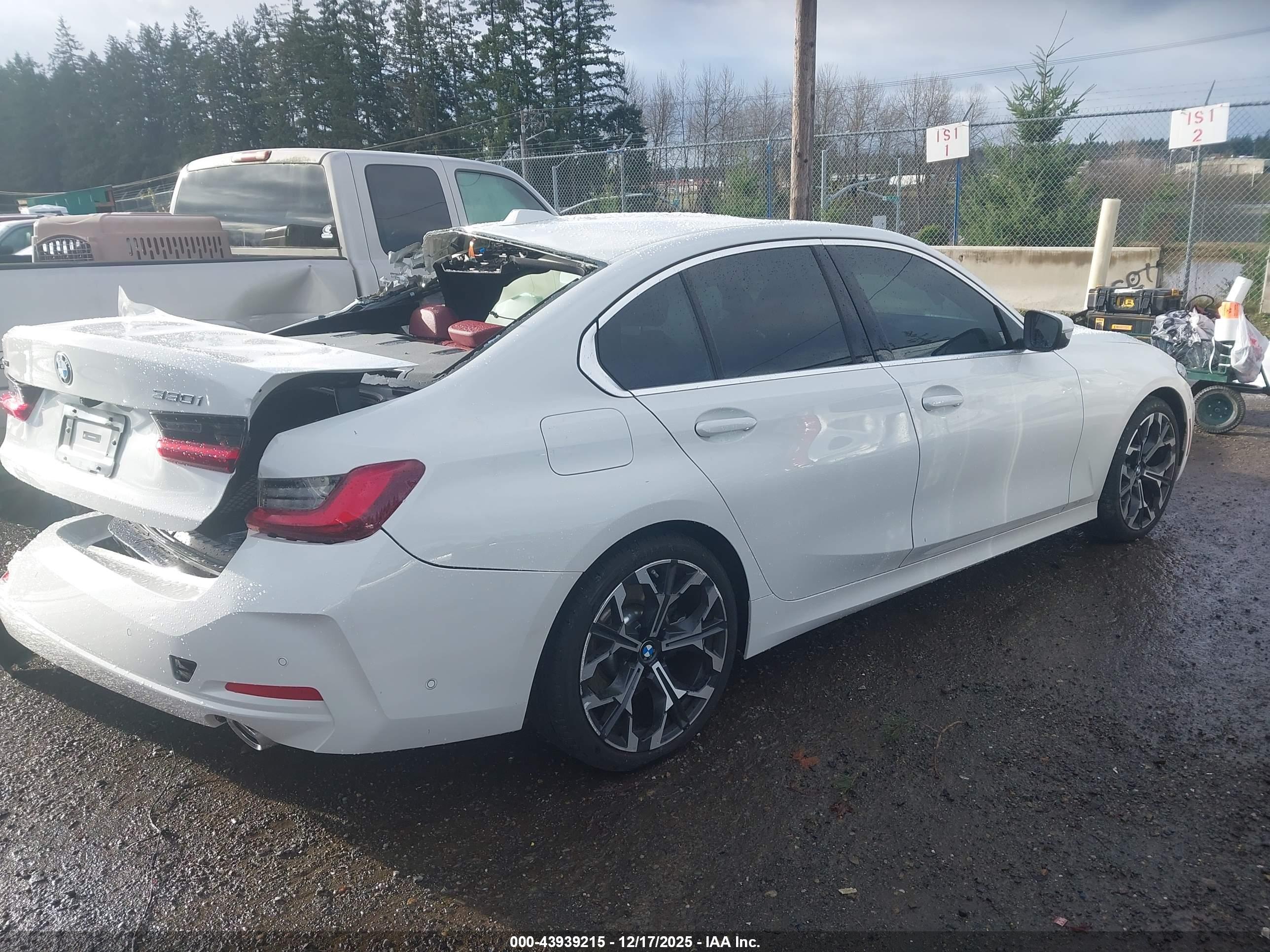 BMW 330I image 4