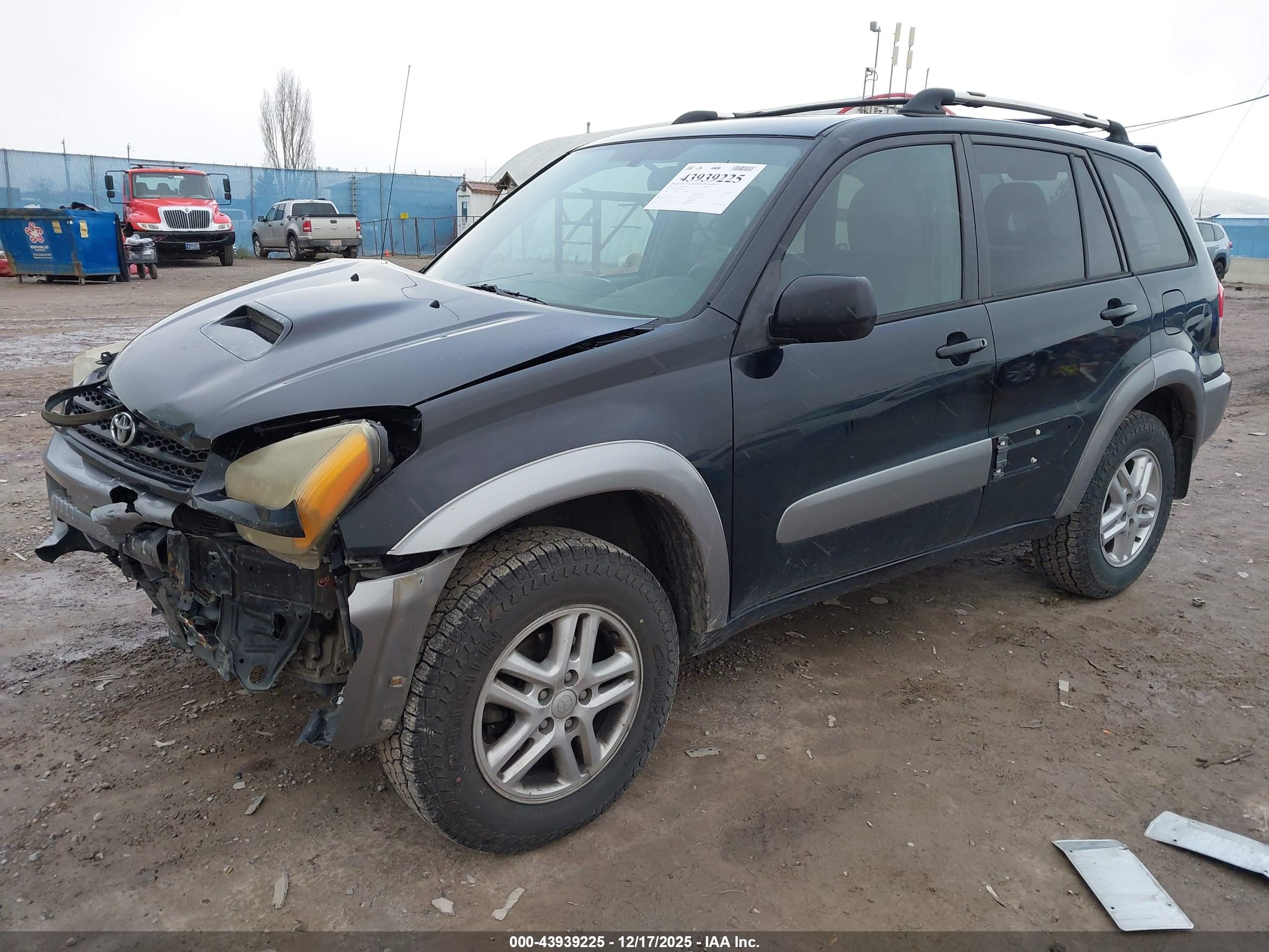 TOYOTA RAV4 image 2