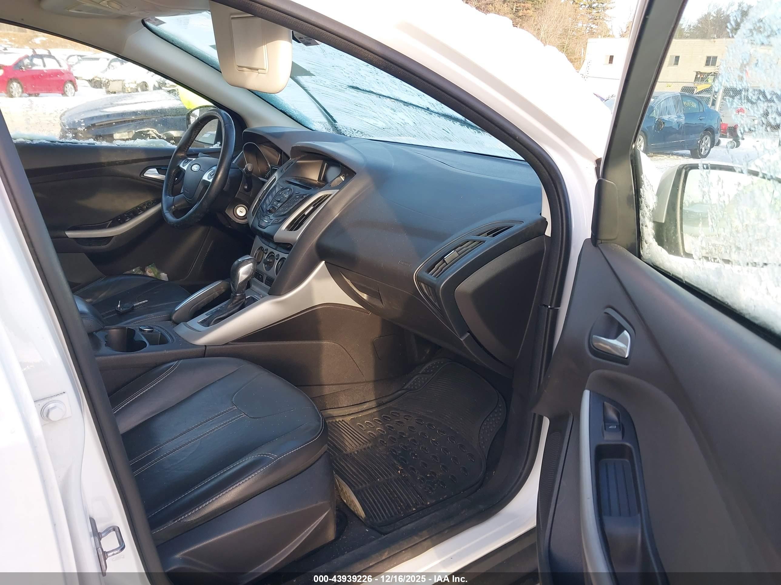 FORD FOCUS image 5