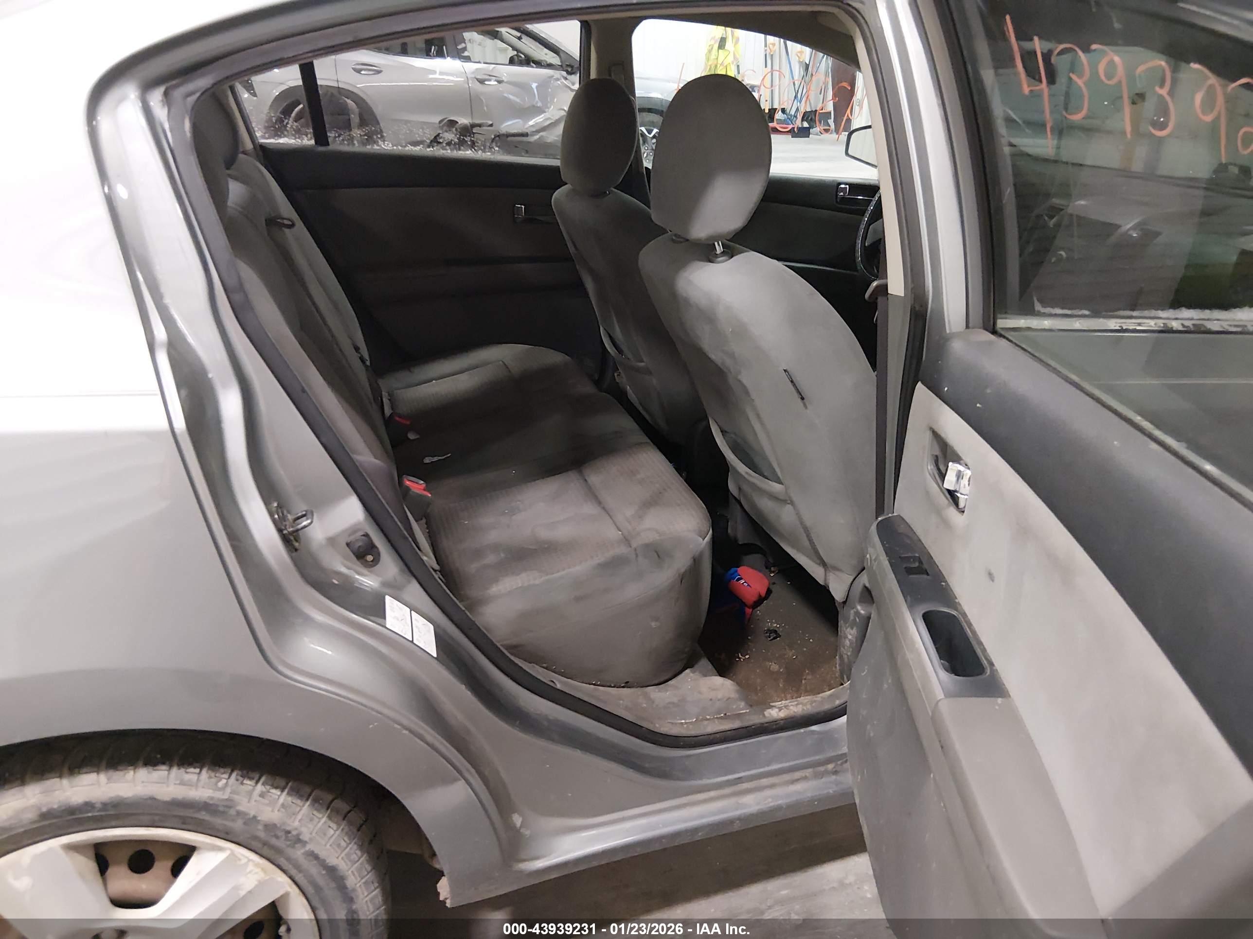 NISSAN SENTRA image 8