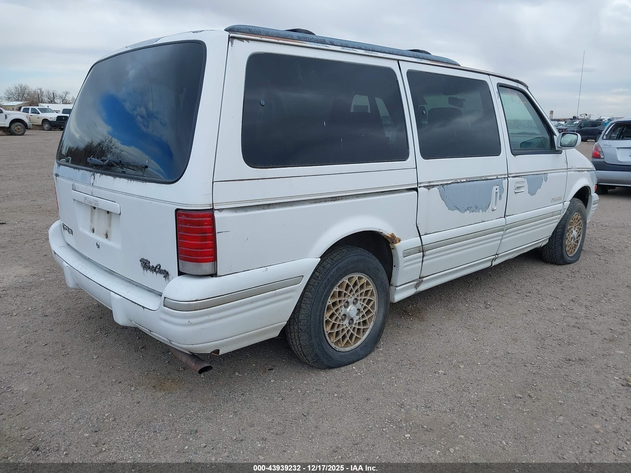 CHRYSLER TOWN image 4
