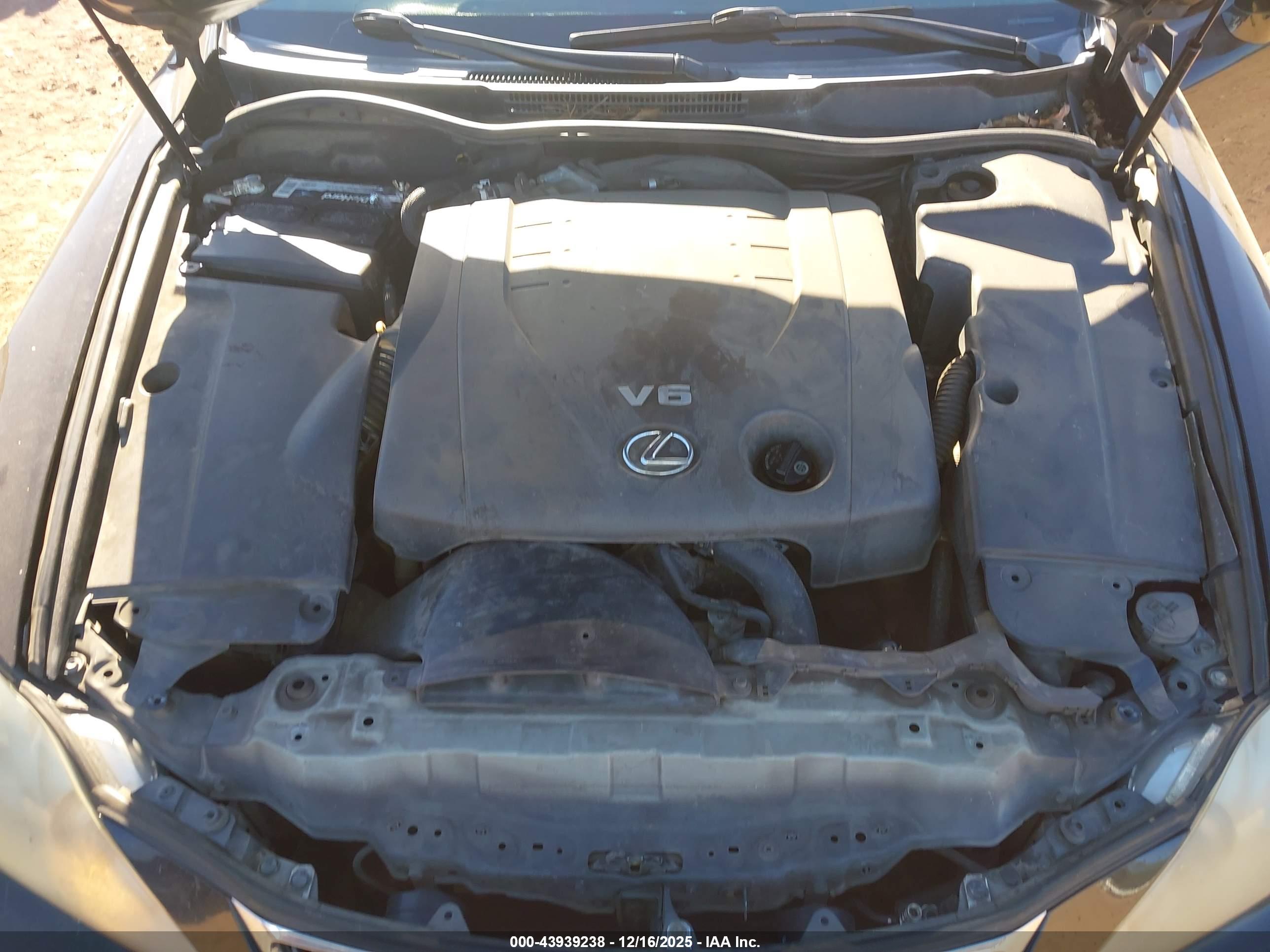 LEXUS IS image 10