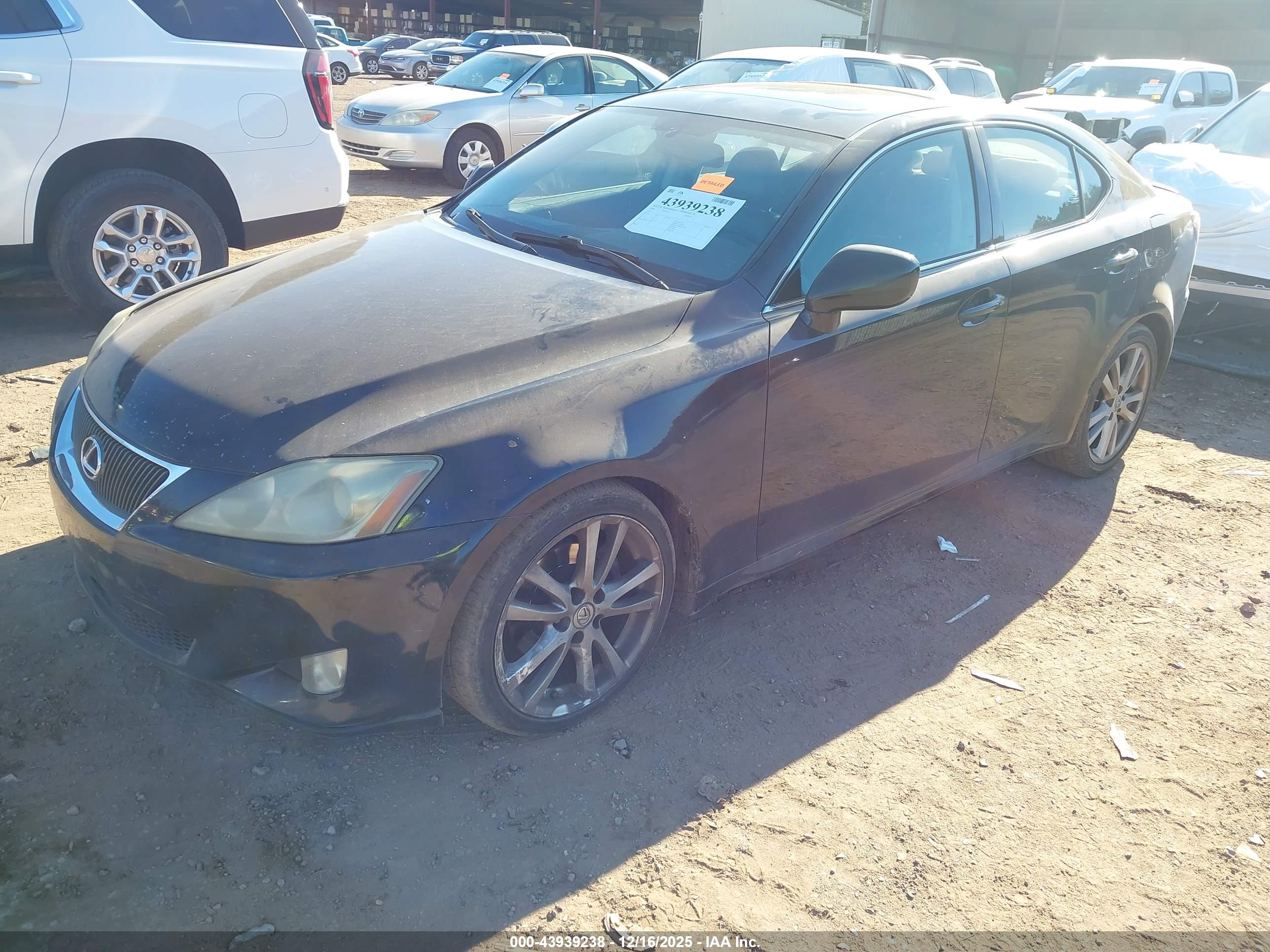 LEXUS IS image 2