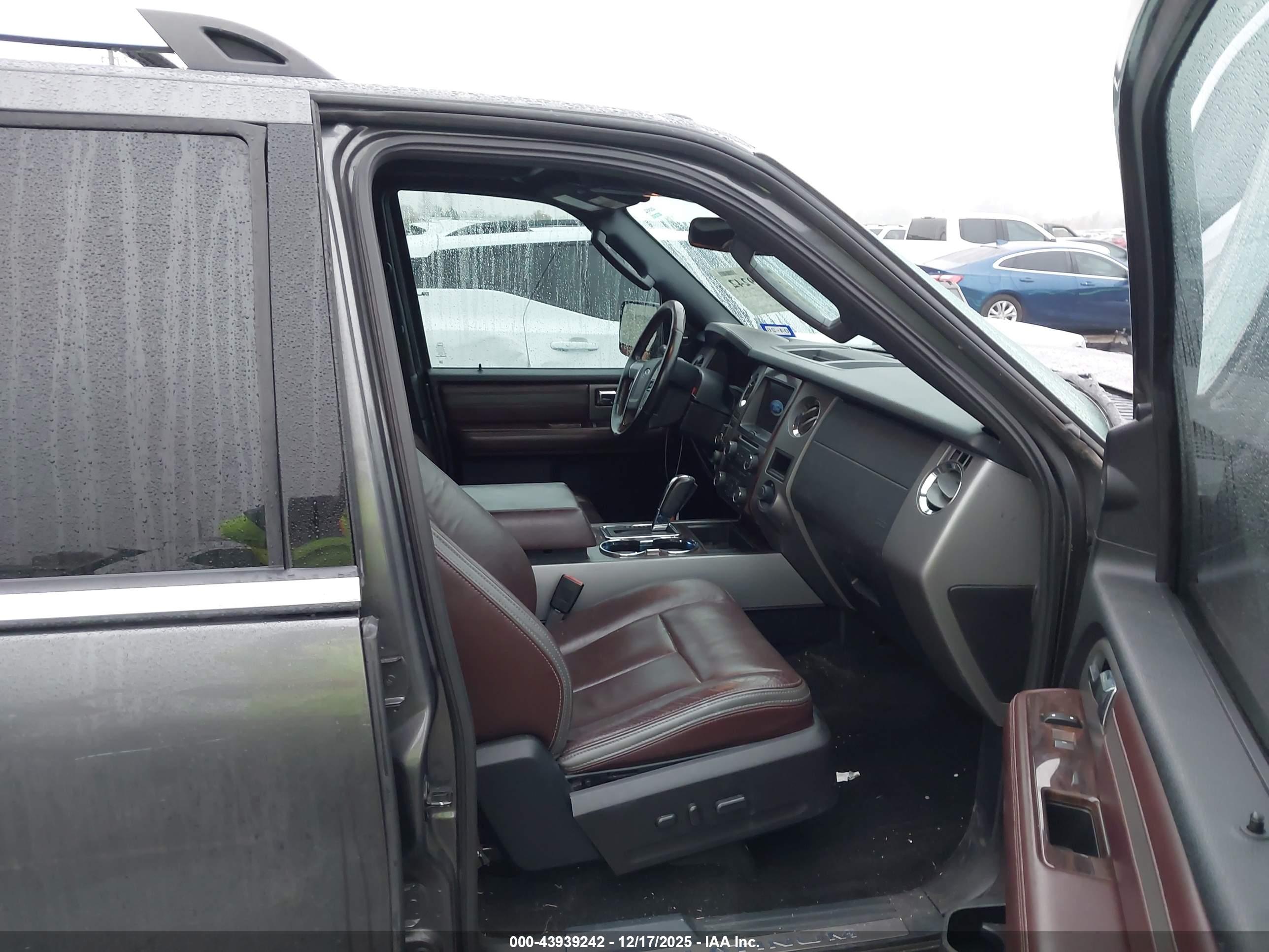 FORD EXPEDITION image 5
