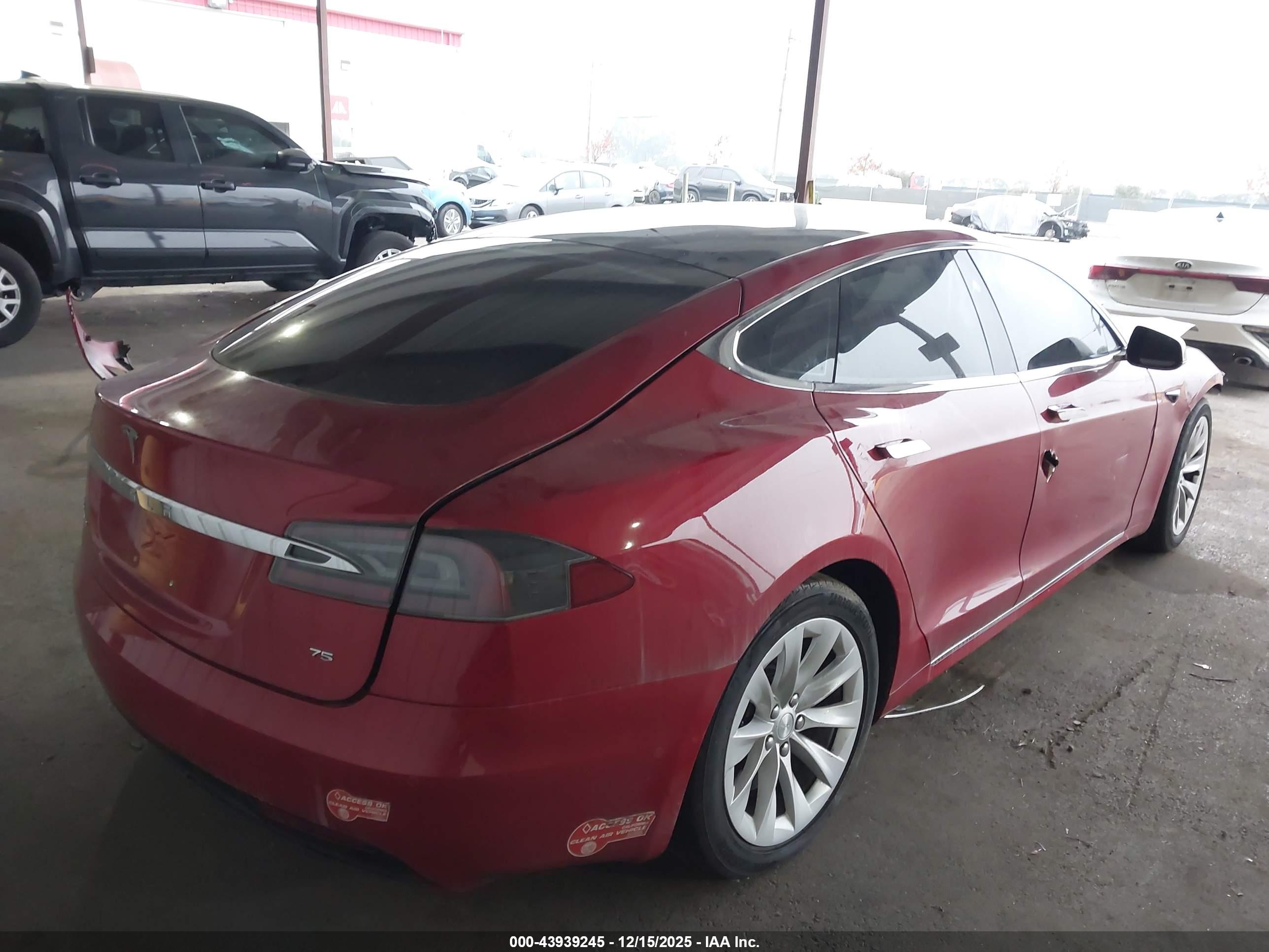 TESLA MODEL image 4