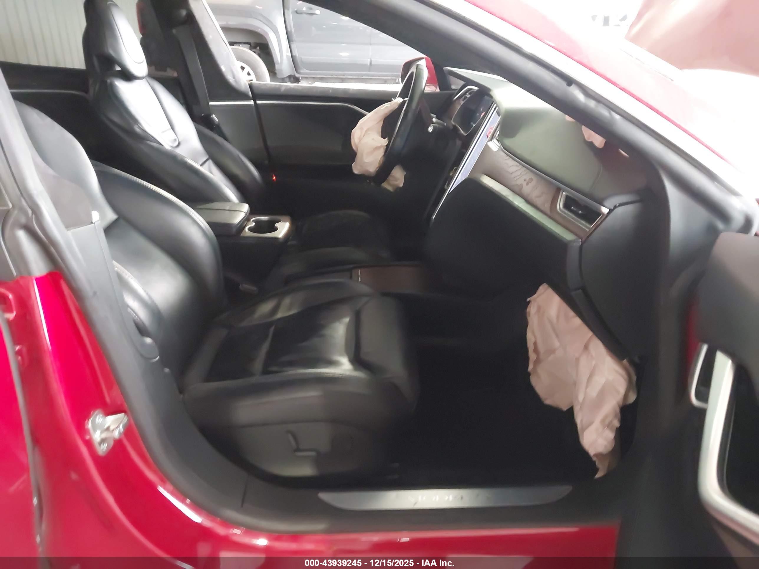 TESLA MODEL image 5