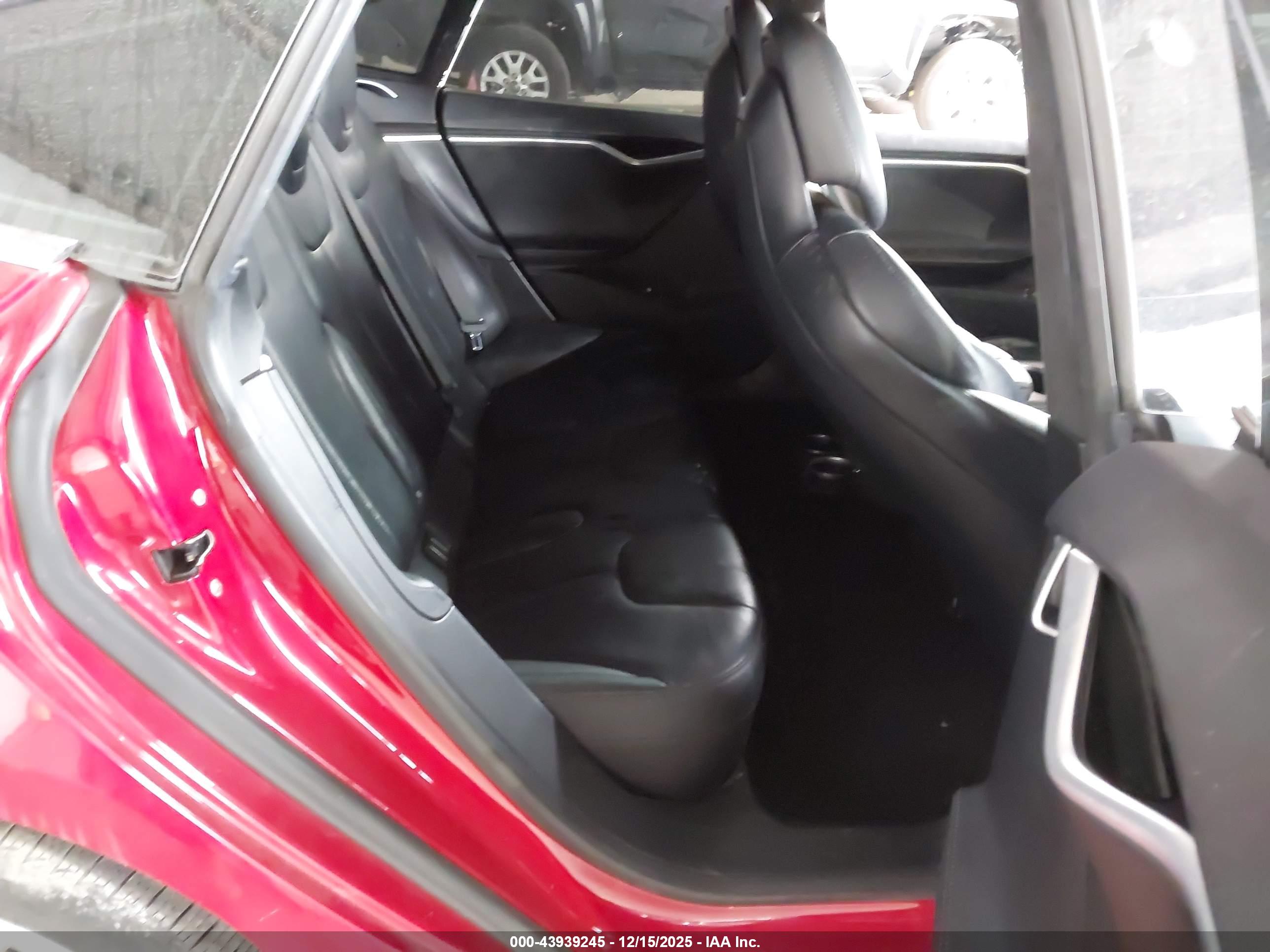 TESLA MODEL image 8