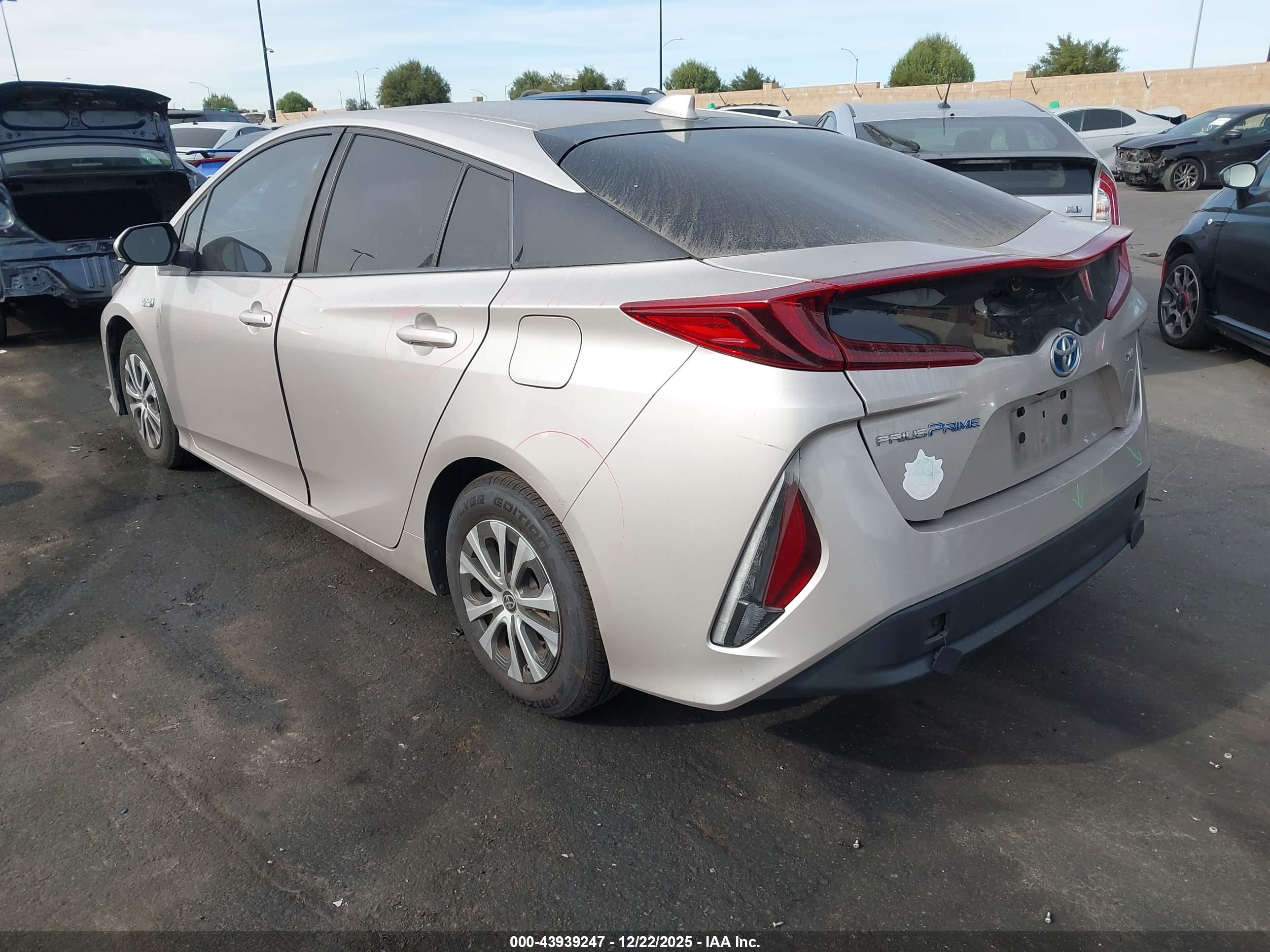 TOYOTA PRIUS image 3