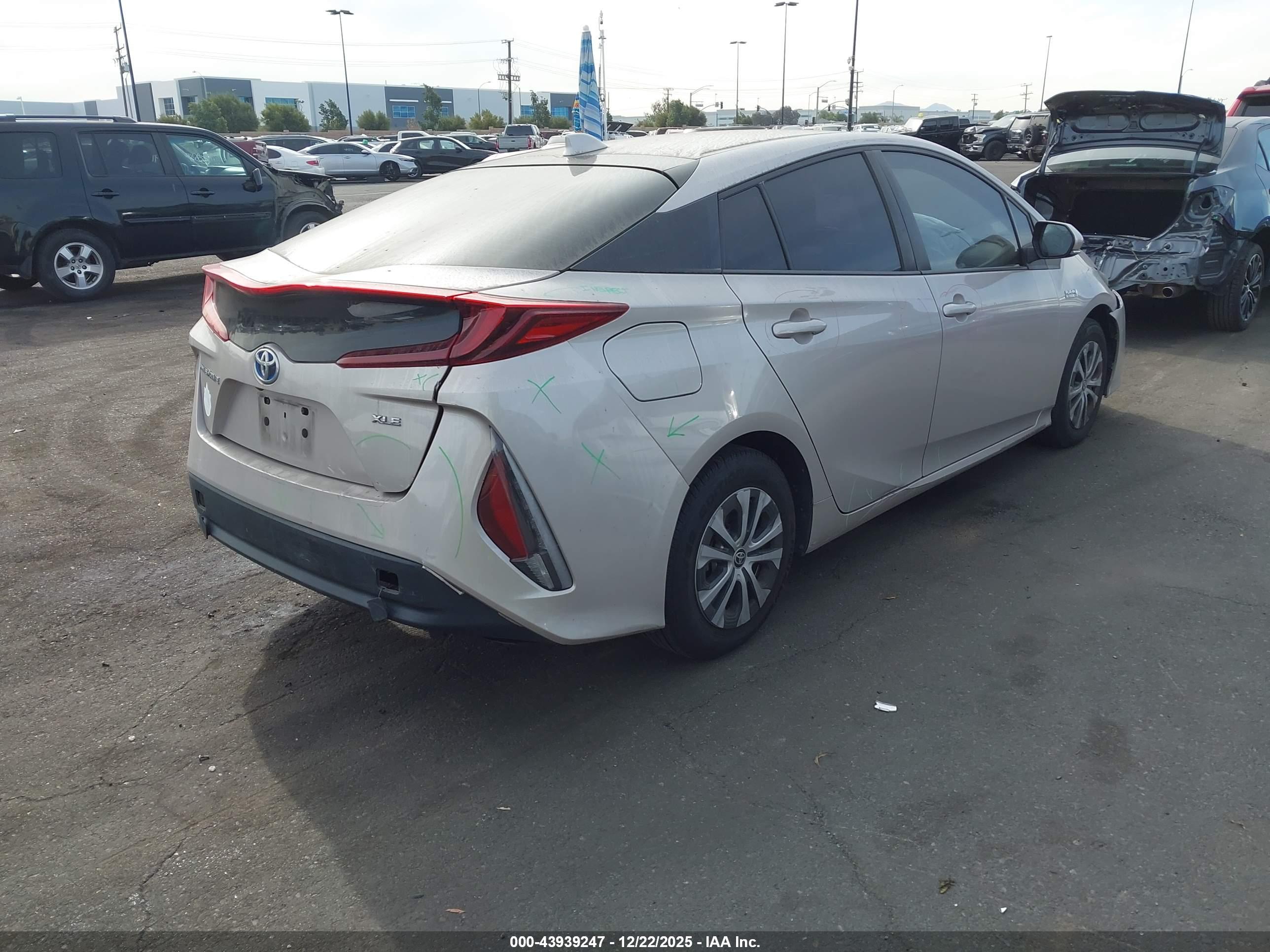 TOYOTA PRIUS image 4