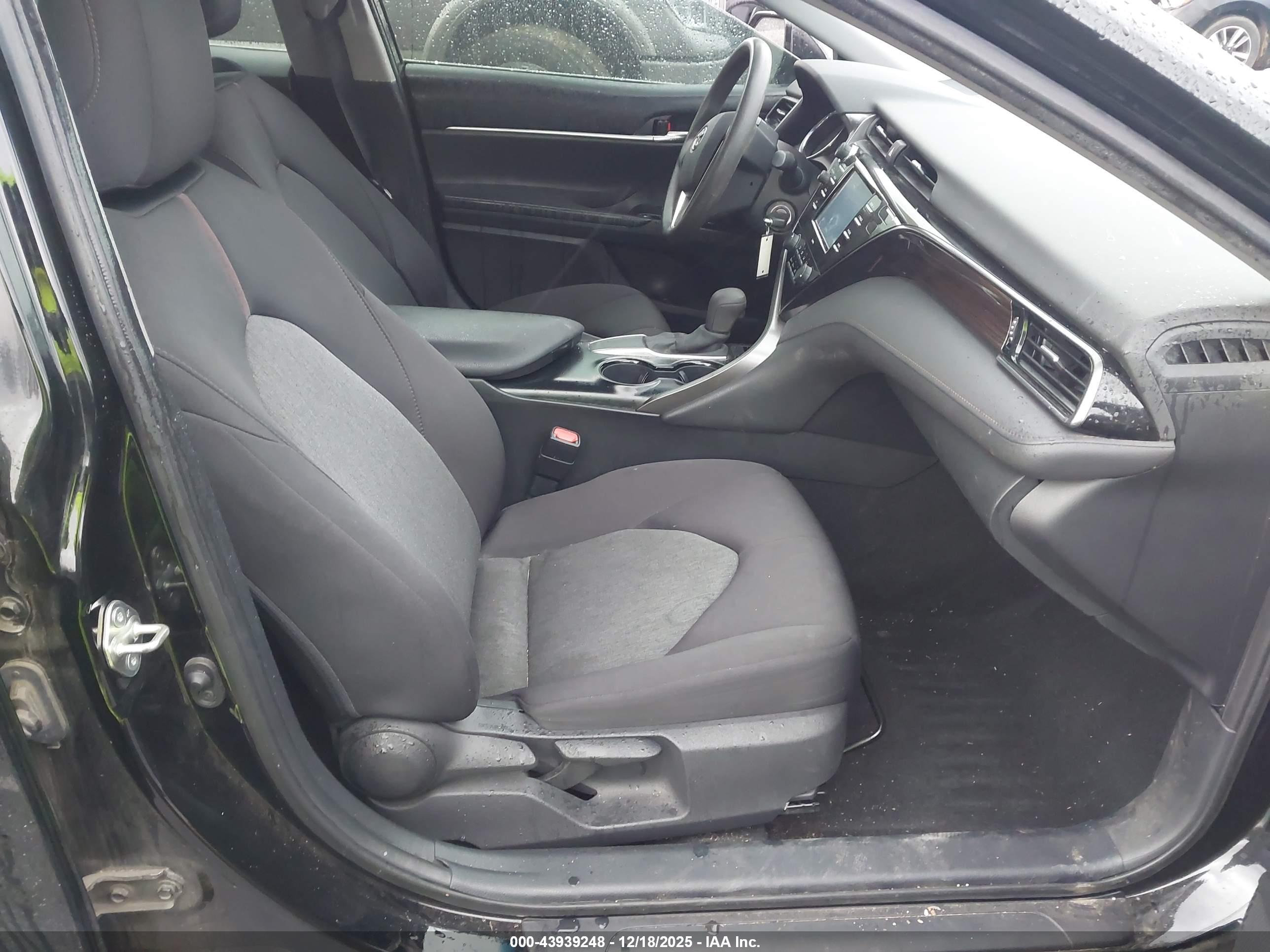 TOYOTA CAMRY image 5