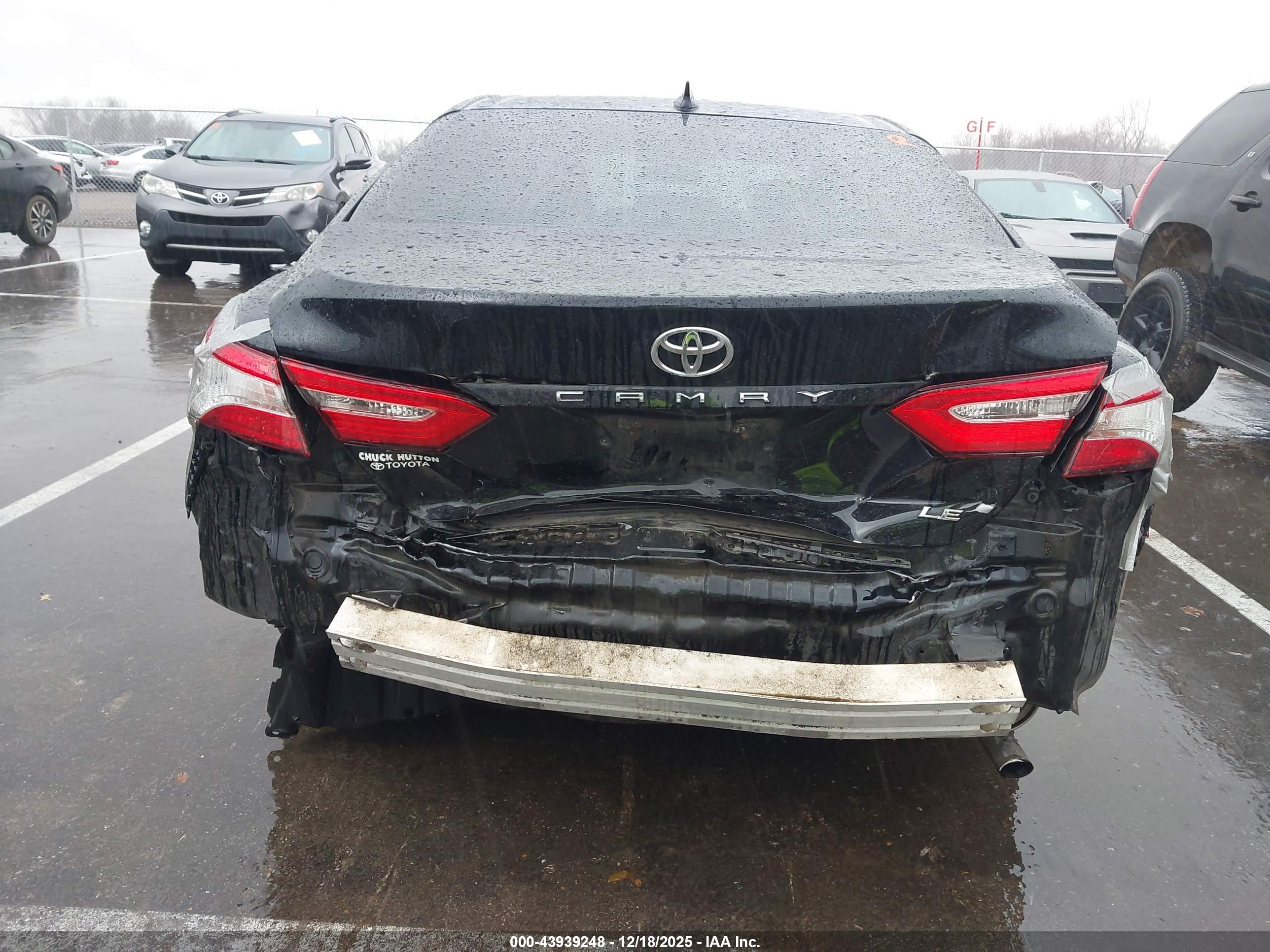 TOYOTA CAMRY image 6