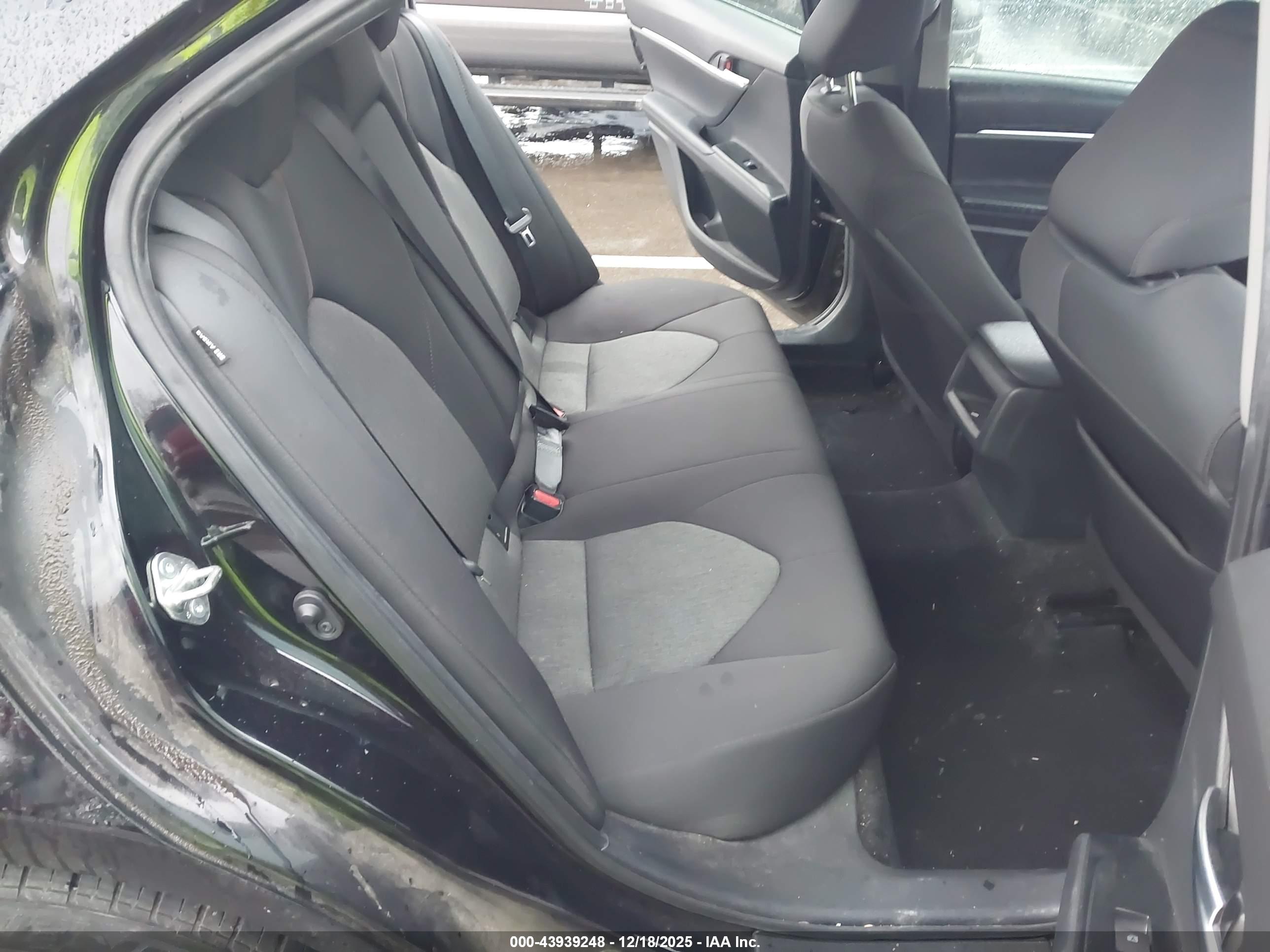 TOYOTA CAMRY image 8