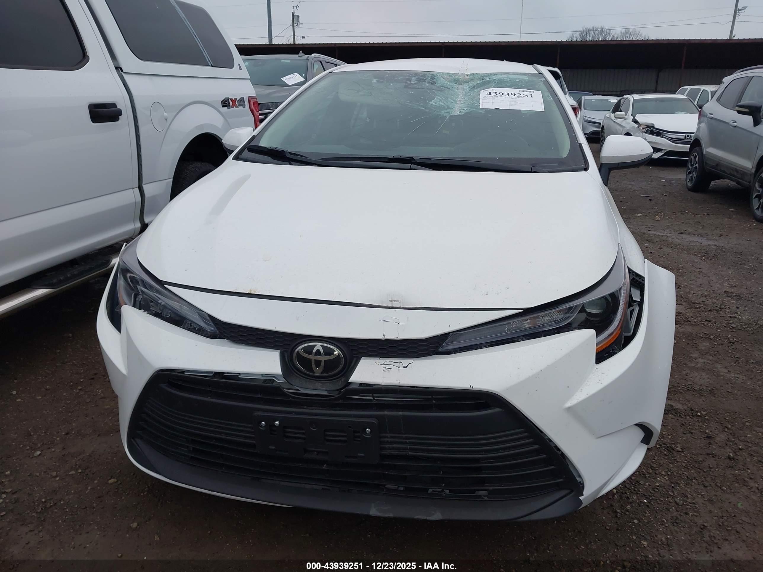 TOYOTA COROLLA image 6