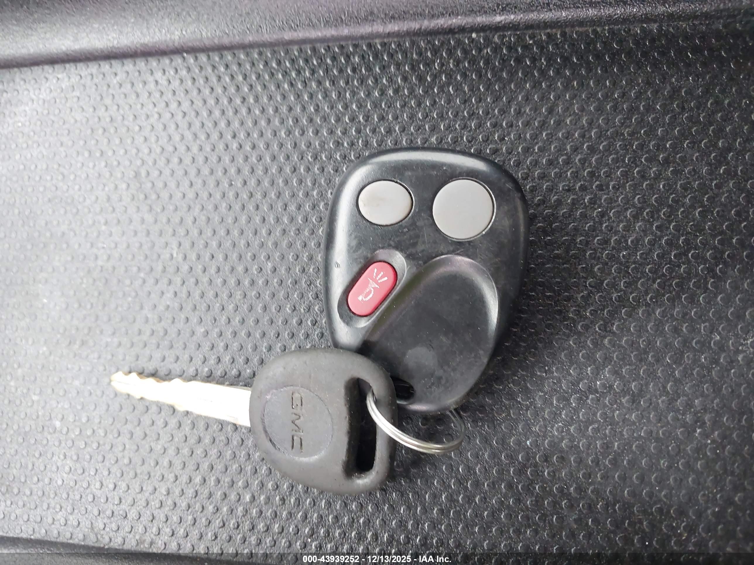 GMC SIERRA image 11