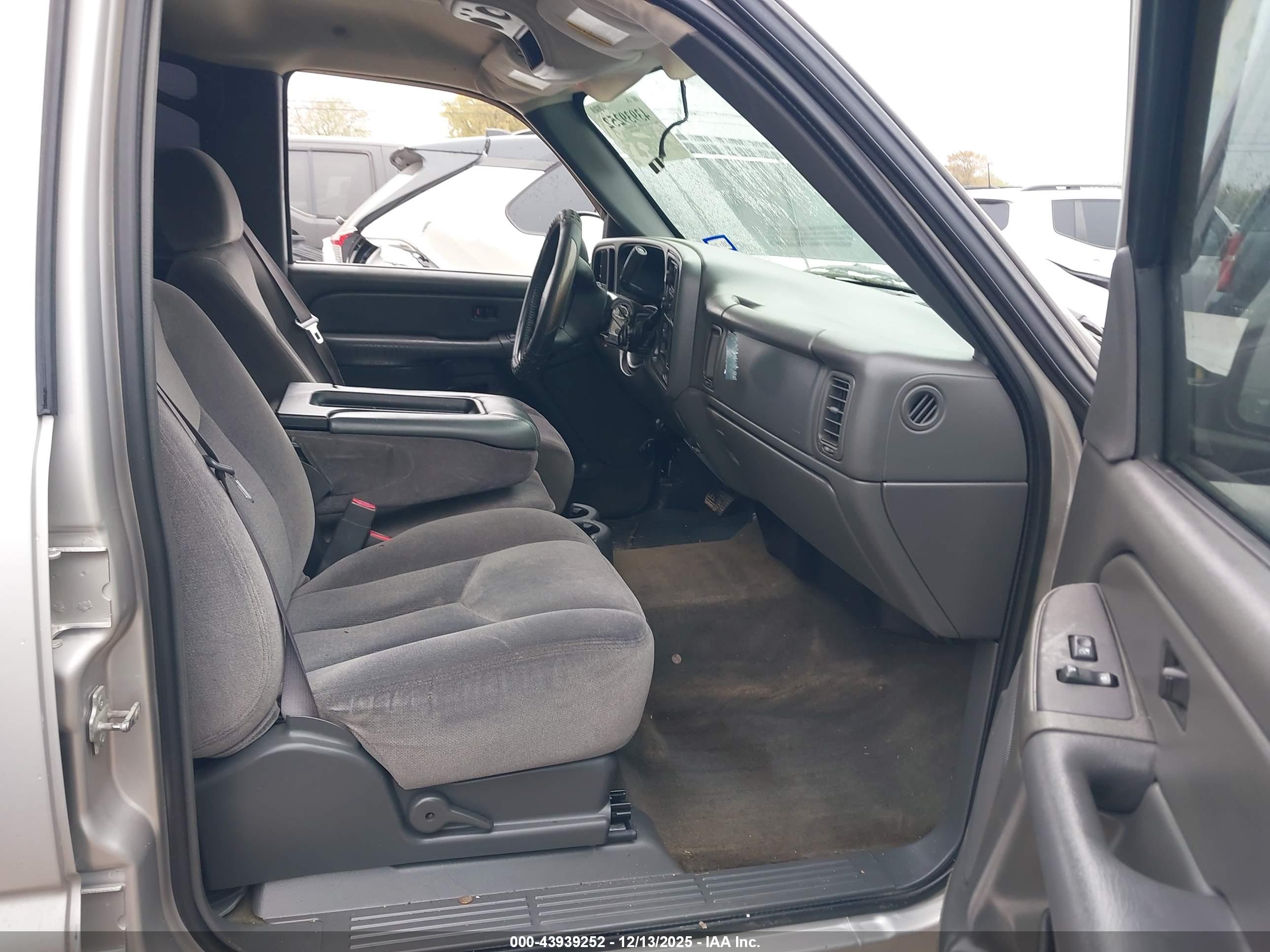 GMC SIERRA image 5