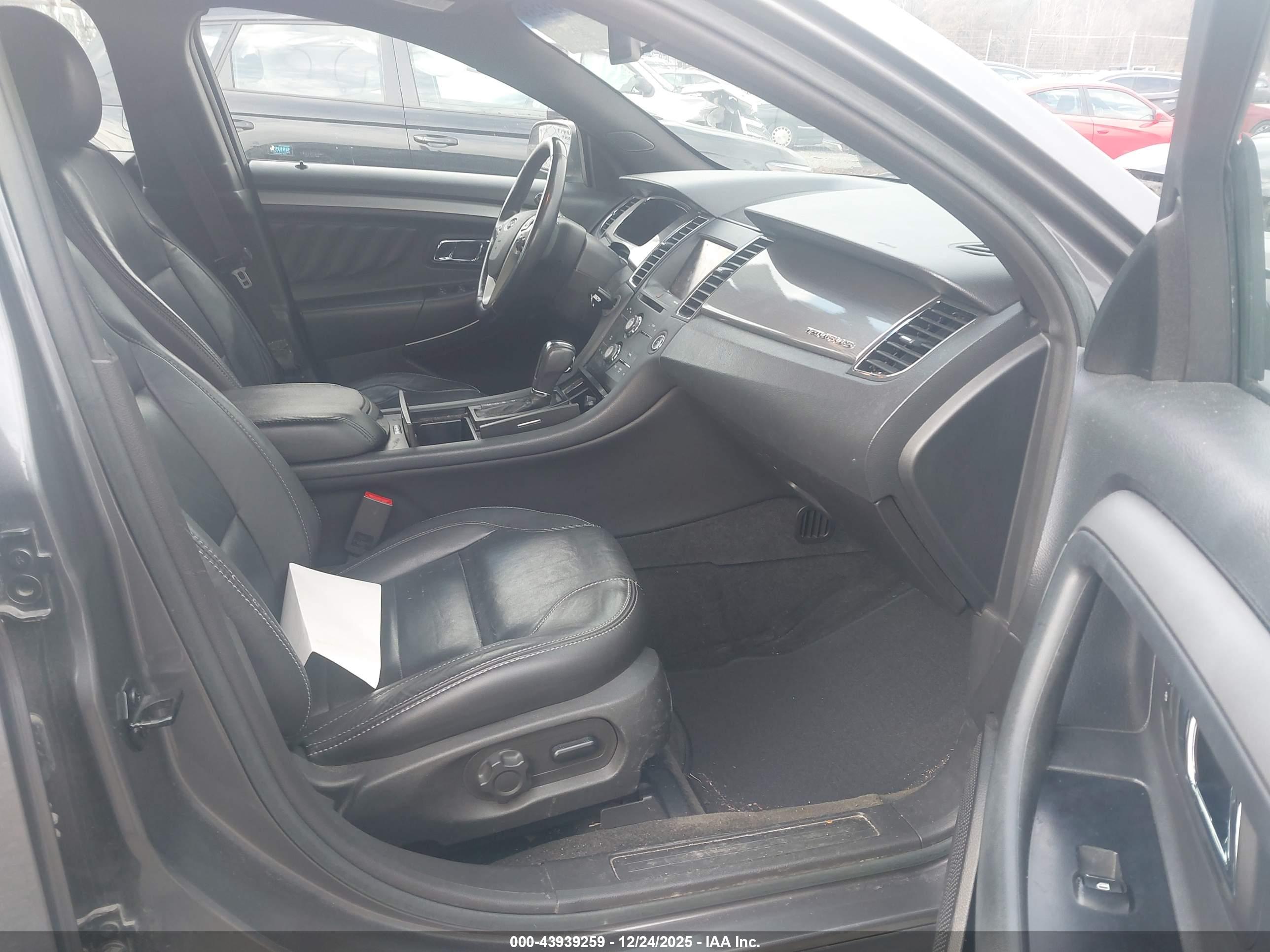 FORD TAURUS image 5