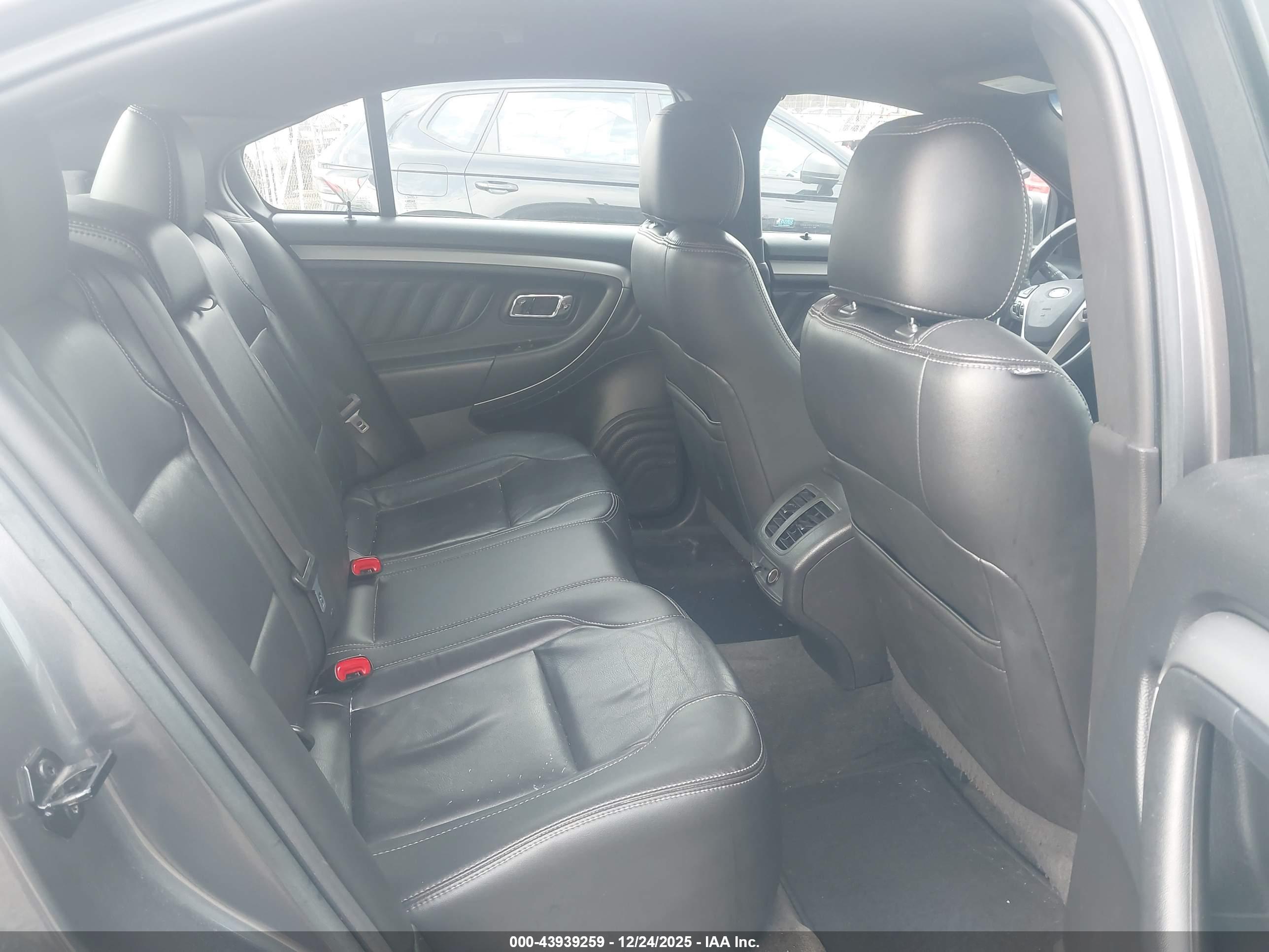 FORD TAURUS image 8