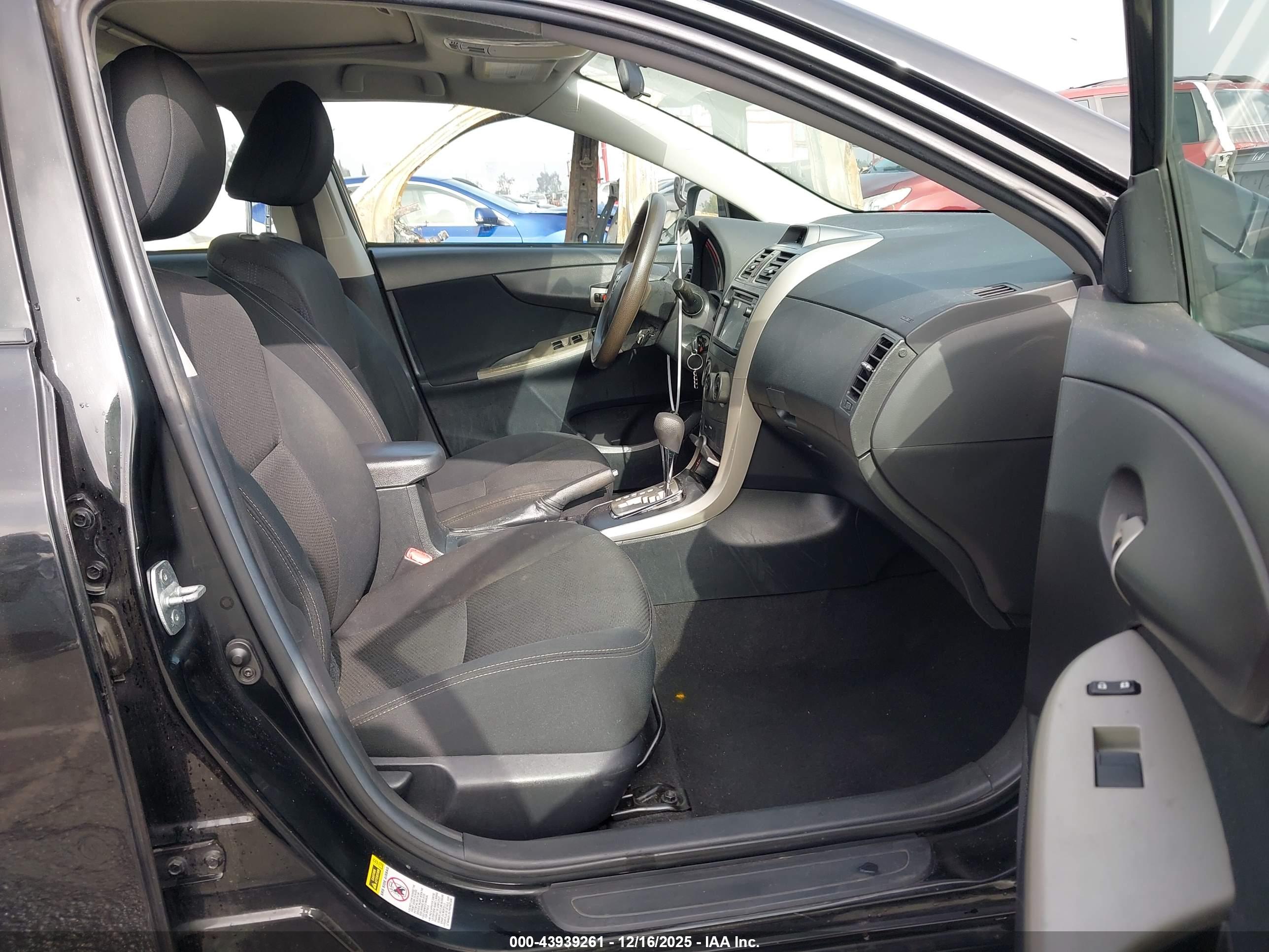 TOYOTA COROLLA image 5