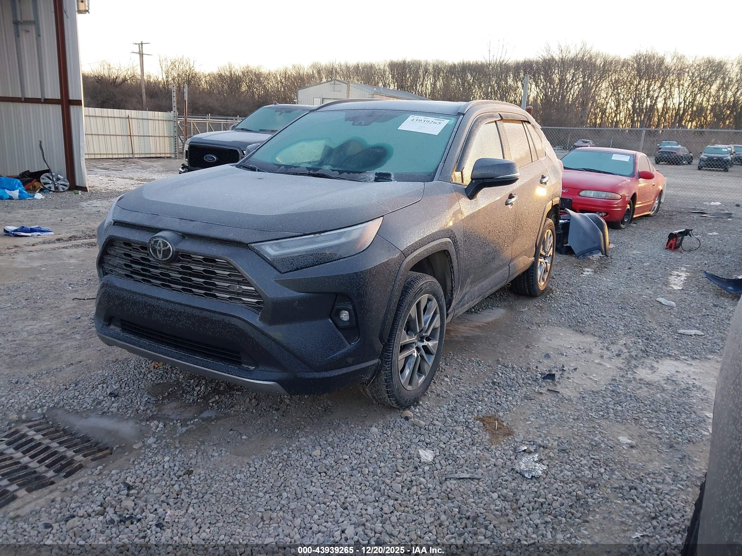 TOYOTA RAV4 image 2