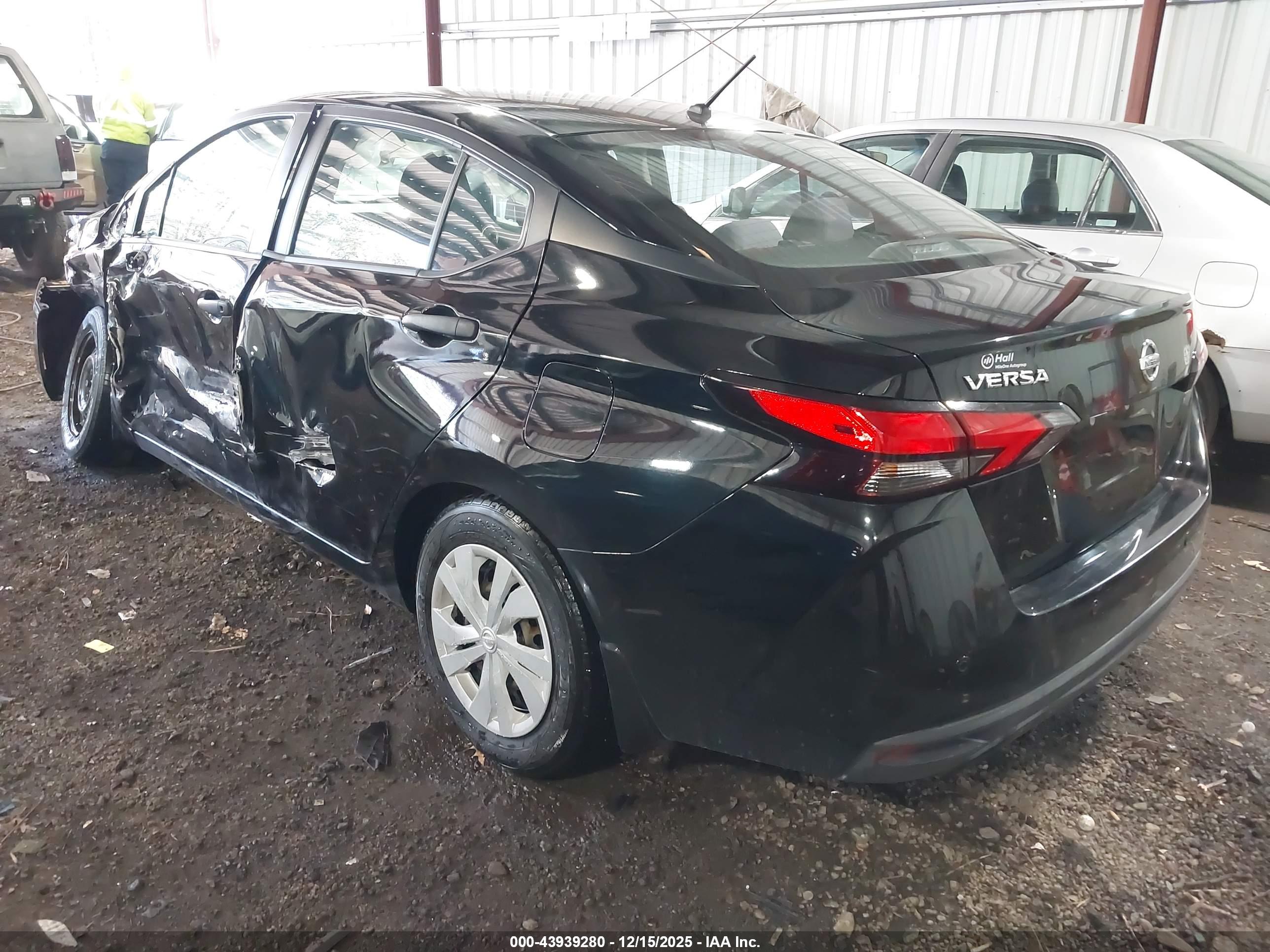 NISSAN VERSA image 3