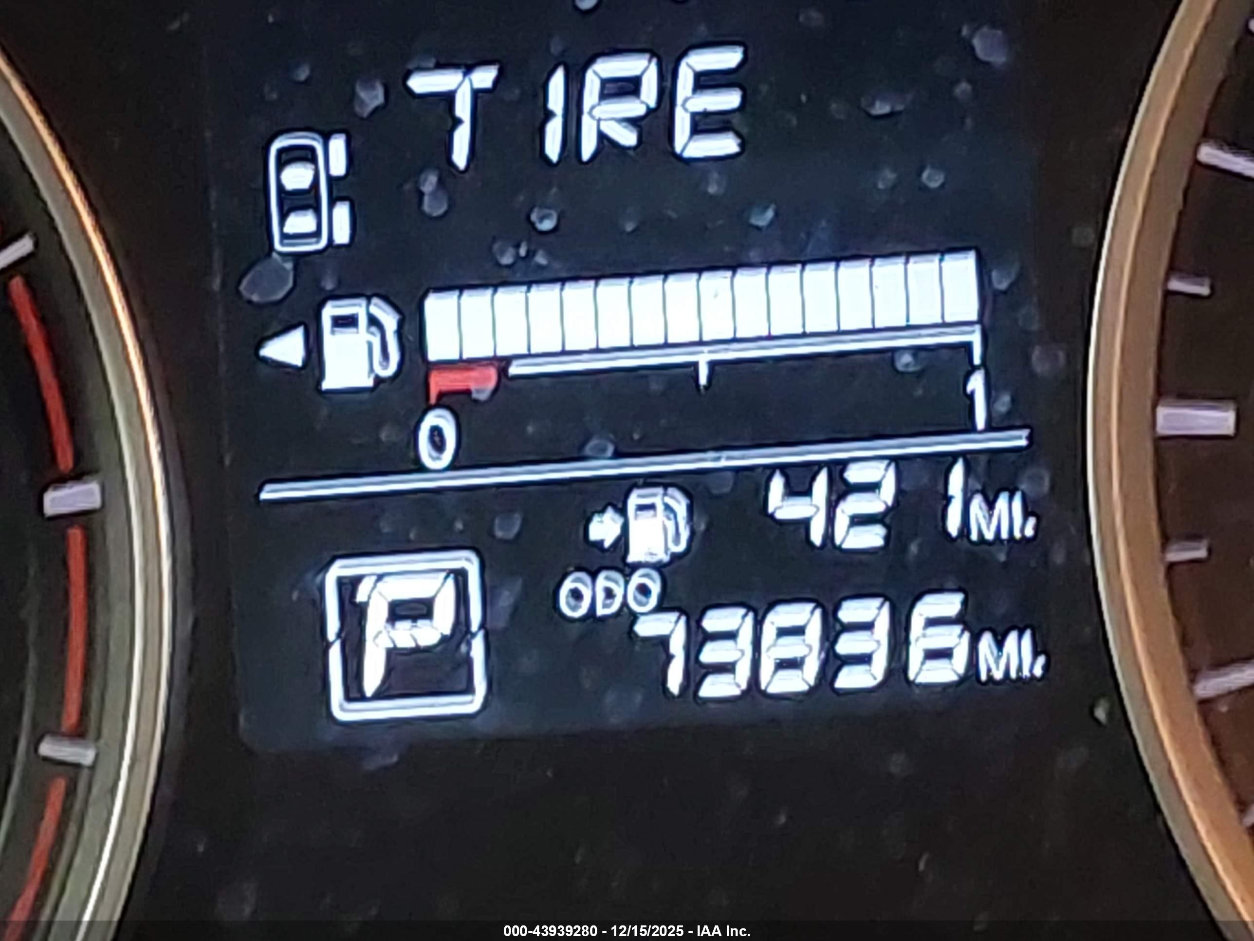 NISSAN VERSA image 7
