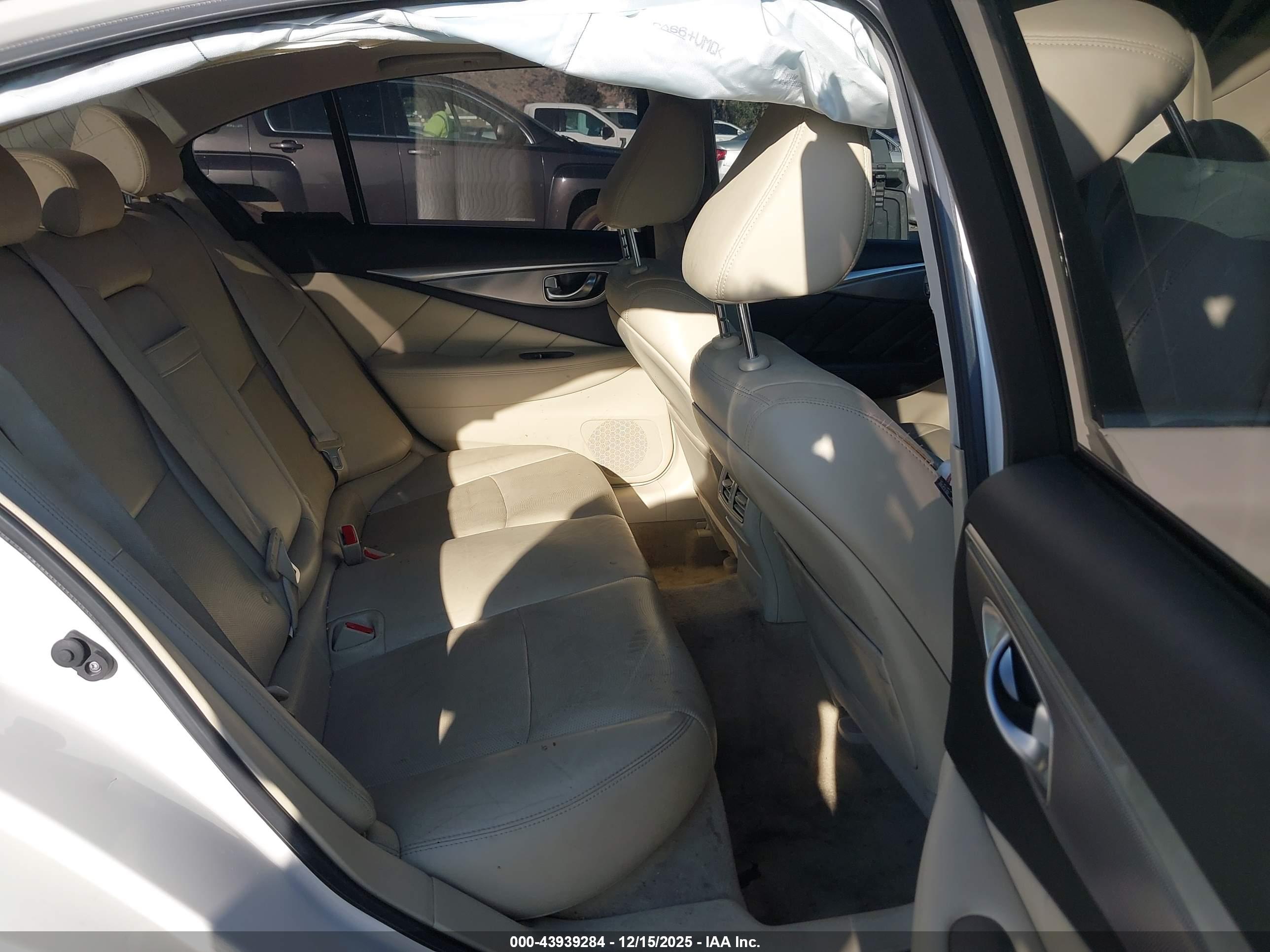 INFINITI Q50 image 8
