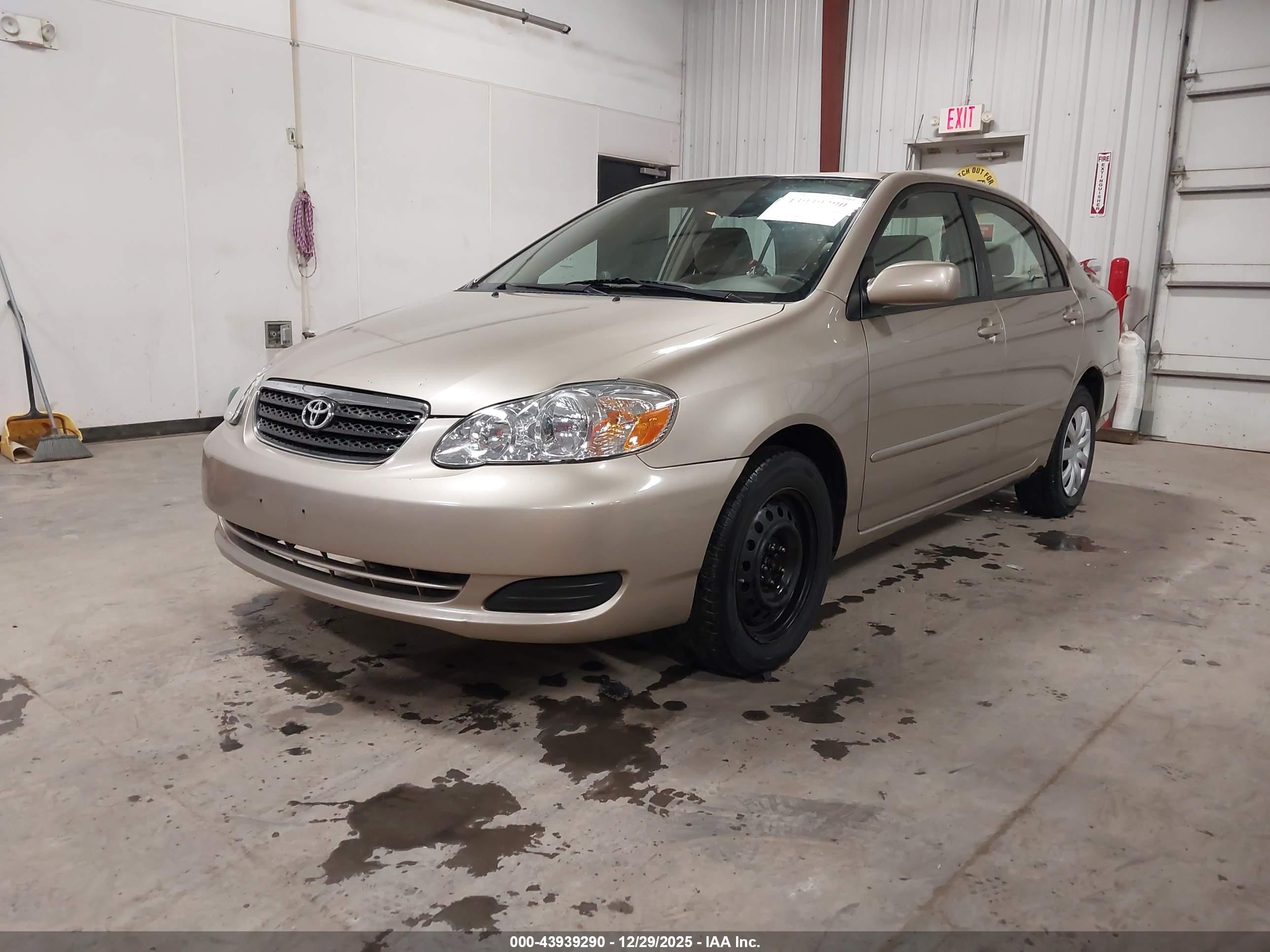 TOYOTA COROLLA image 2
